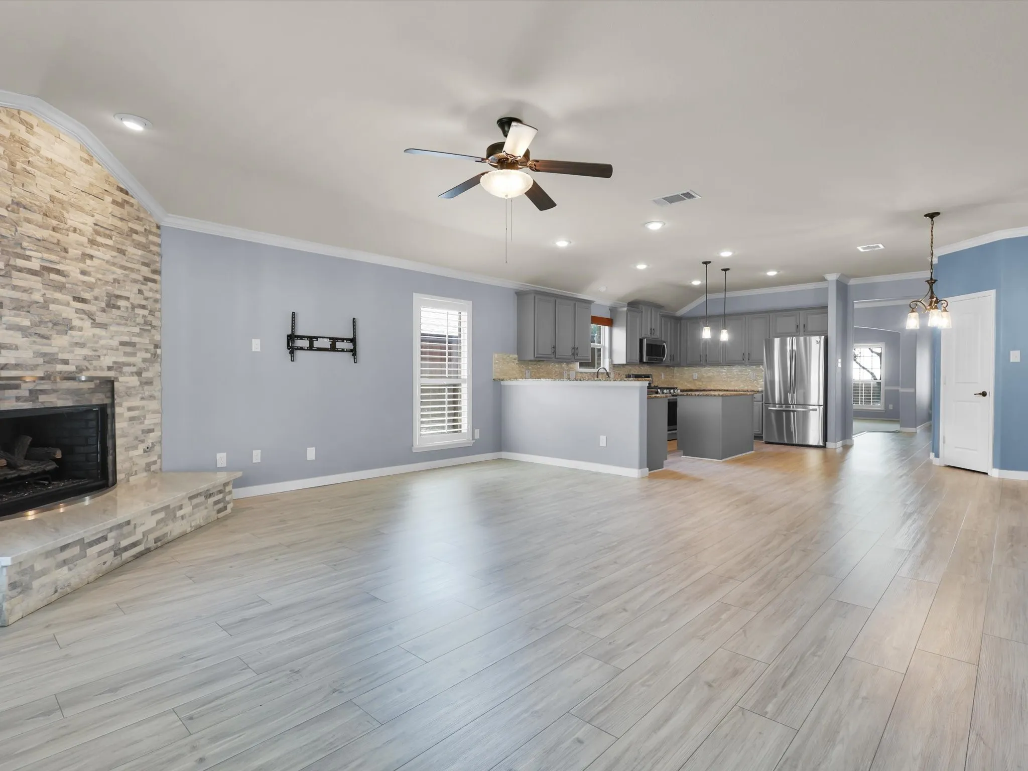 Single Family Residence For Rent in Collin County , 3202 Morgan Drive, Celina, Texas 75009, 3 Bedroom, 2 Bathroom, 2 Garage spaces, 2,024 Sqft, built in 2012, mls#21409671, Real Estate Agent in Celina, Homes For Rent in Collin county, Homes For Rent in Celina, Realtor in Celina Texas, Real Estate Brokerage Independent Realty Texas, Luminita Cordes Realtor