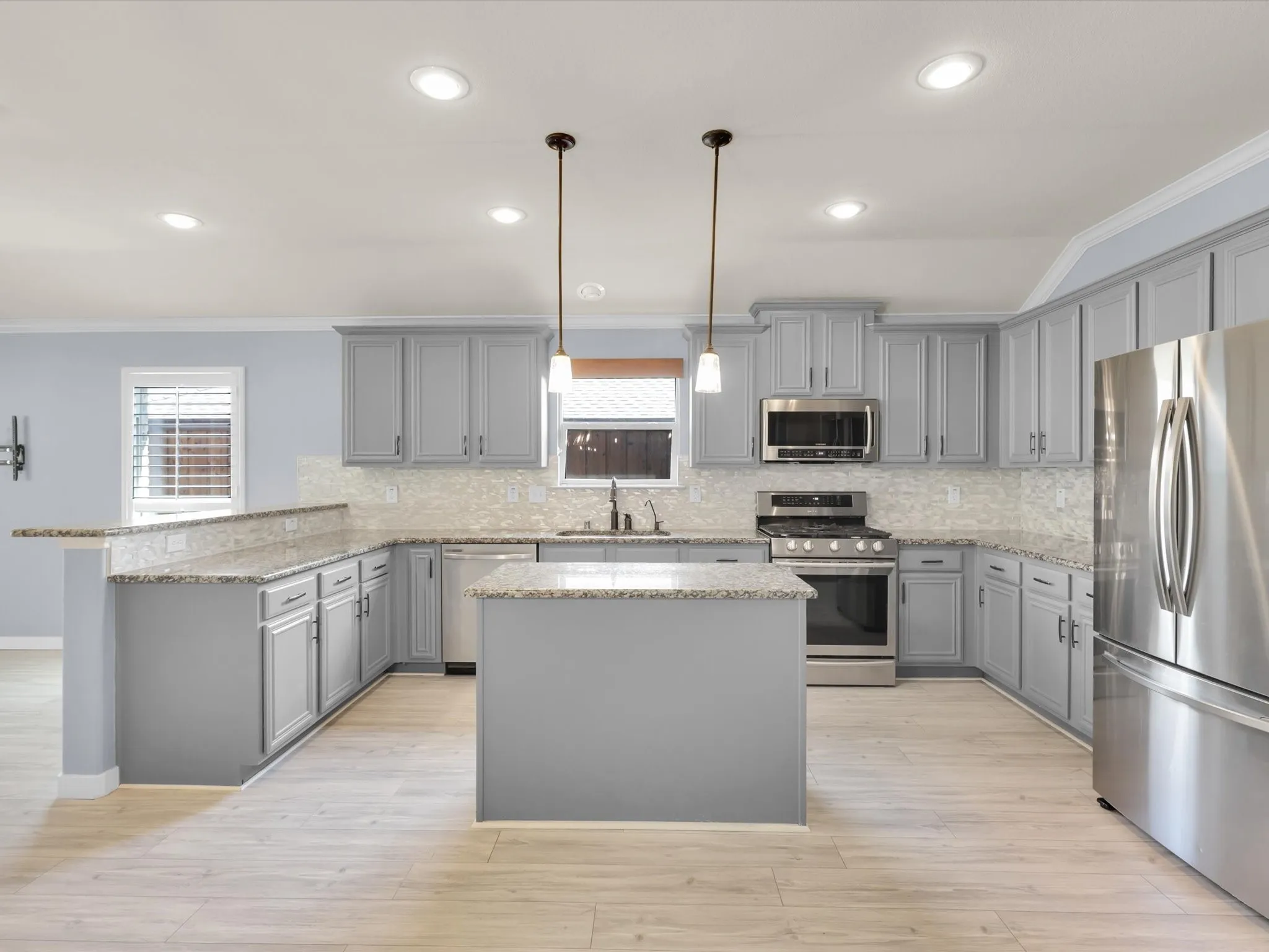 Single Family Residence For Rent in Collin County , 3202 Morgan Drive, Celina, Texas 75009, 3 Bedroom, 2 Bathroom, 2 Garage spaces, 2,024 Sqft, built in 2012, mls#21409671, Real Estate Agent in Celina, Homes For Rent in Collin county, Homes For Rent in Celina, Realtor in Celina Texas, Real Estate Brokerage Independent Realty Texas, Luminita Cordes Realtor