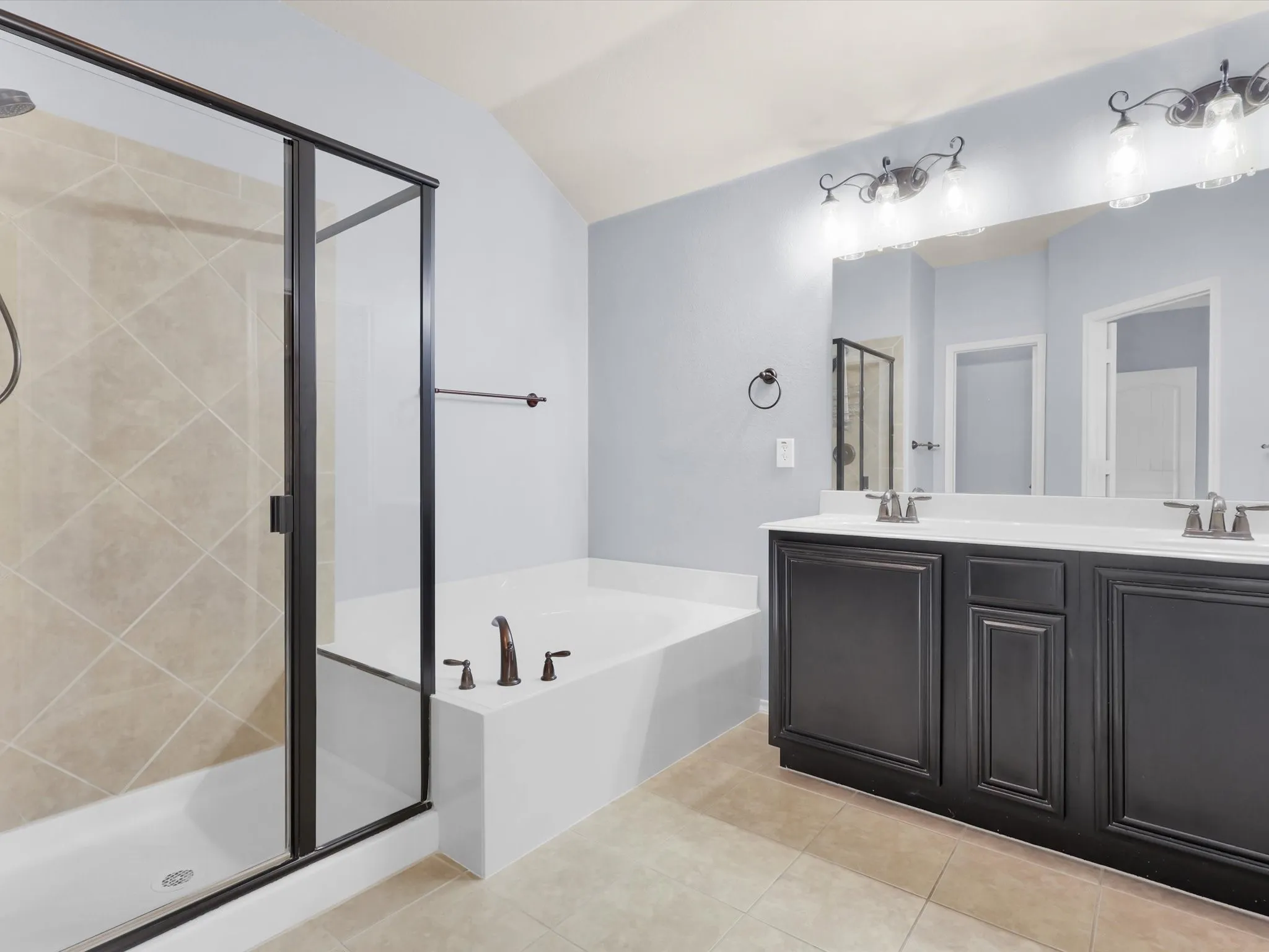 Single Family Residence For Rent in Collin County , 3202 Morgan Drive, Celina, Texas 75009, 3 Bedroom, 2 Bathroom, 2 Garage spaces, 2,024 Sqft, built in 2012, mls#21409671, Real Estate Agent in Celina, Homes For Rent in Collin county, Homes For Rent in Celina, Realtor in Celina Texas, Real Estate Brokerage Independent Realty Texas, Luminita Cordes Realtor