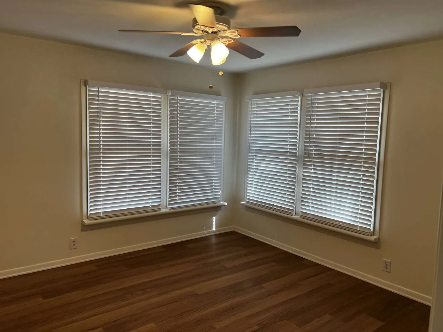 Single Family Residence For Sale in Denton County , 2601 Denison Street, Denton, Texas 76201, 5 Bedroom, 2 Bathroom, Garage spaces, 1,750 Sqft, built in 1965, mls#21409691, Real Estate Agent in Denton, Homes For Sale in Denton county, Homes For Sale in Denton, Realtor in Denton Texas, Real Estate Brokerage Independent Realty Texas, Luminita Cordes Realtor