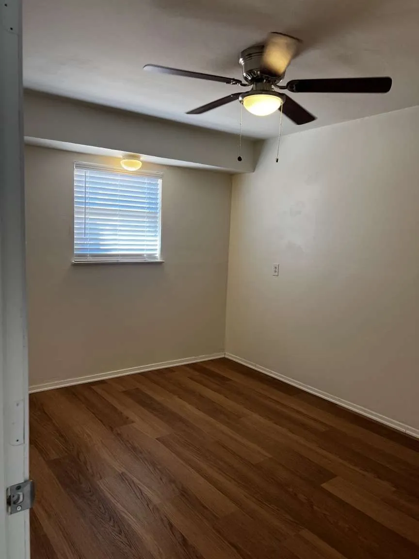 Single Family Residence For Sale in Denton County , 2601 Denison Street, Denton, Texas 76201, 5 Bedroom, 2 Bathroom, Garage spaces, 1,750 Sqft, built in 1965, mls#21409691, Real Estate Agent in Denton, Homes For Sale in Denton county, Homes For Sale in Denton, Realtor in Denton Texas, Real Estate Brokerage Independent Realty Texas, Luminita Cordes Realtor