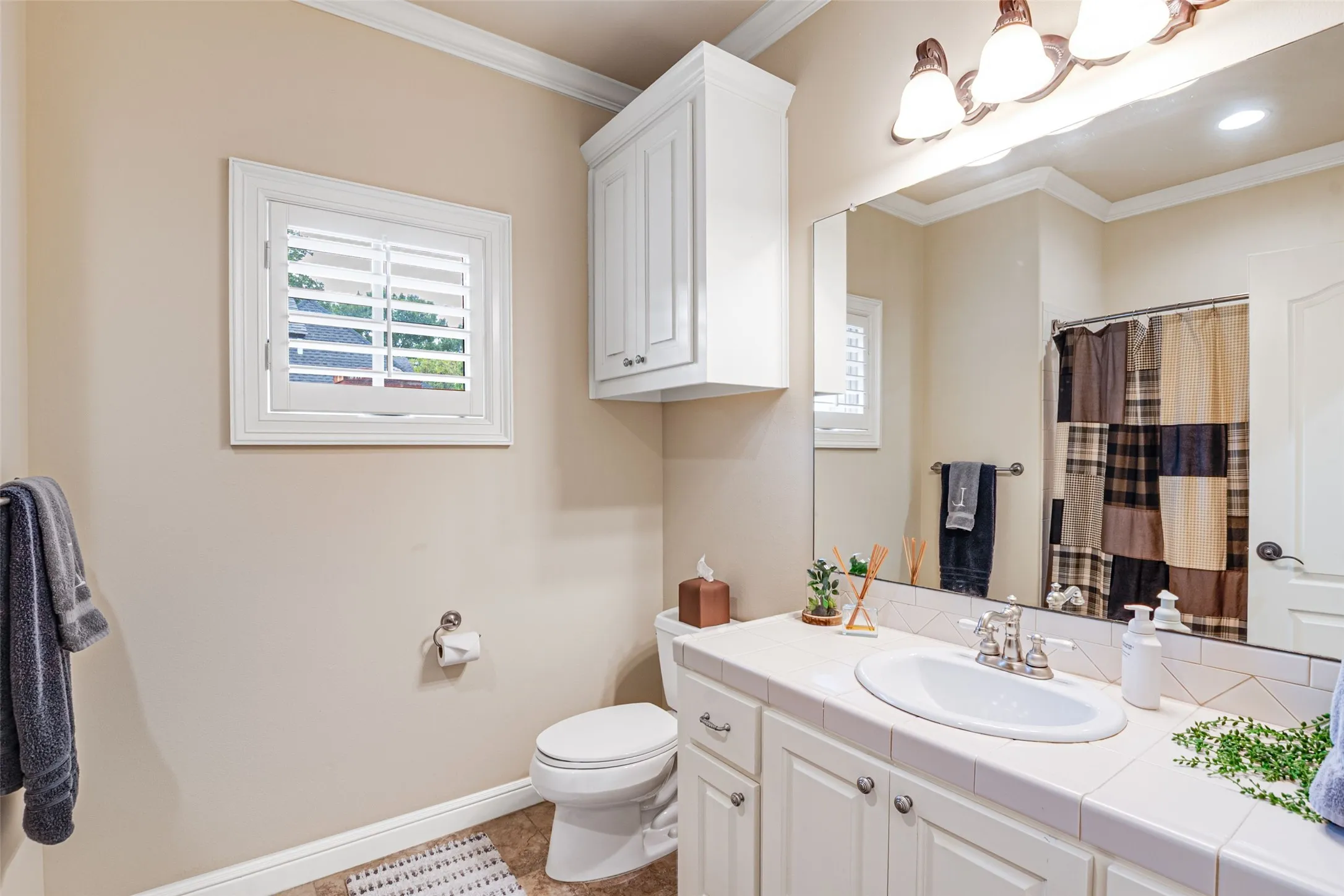 Single Family Residence For Sale in Tarrant County , 1213 Virginia Place, Fort Worth, Texas 76107, 3 Bedroom, 4 Bathroom, 2 Garage spaces, 3,804 Sqft, built in 2006, mls#21405711, Real Estate Agent in Fort Worth, Homes For Sale in Tarrant county, Homes For Sale in Fort Worth, Realtor in Fort Worth Texas, Real Estate Brokerage Independent Realty Texas, Luminita Cordes Realtor