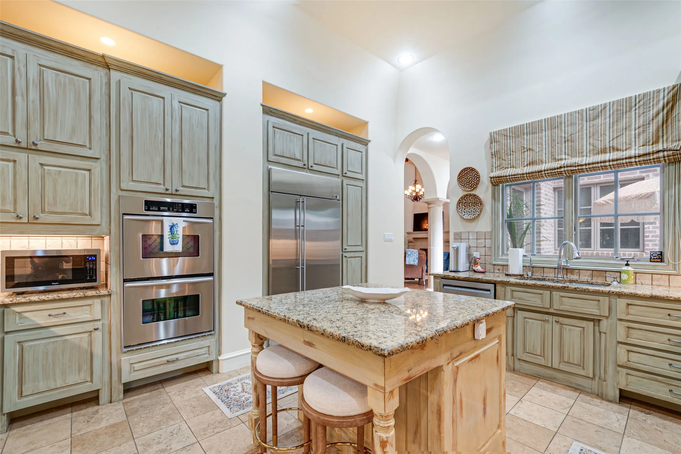 Single Family Residence For Sale in Tarrant County , 1213 Virginia Place, Fort Worth, Texas 76107, 3 Bedroom, 4 Bathroom, 2 Garage spaces, 3,804 Sqft, built in 2006, mls#21405711, Real Estate Agent in Fort Worth, Homes For Sale in Tarrant county, Homes For Sale in Fort Worth, Realtor in Fort Worth Texas, Real Estate Brokerage Independent Realty Texas, Luminita Cordes Realtor