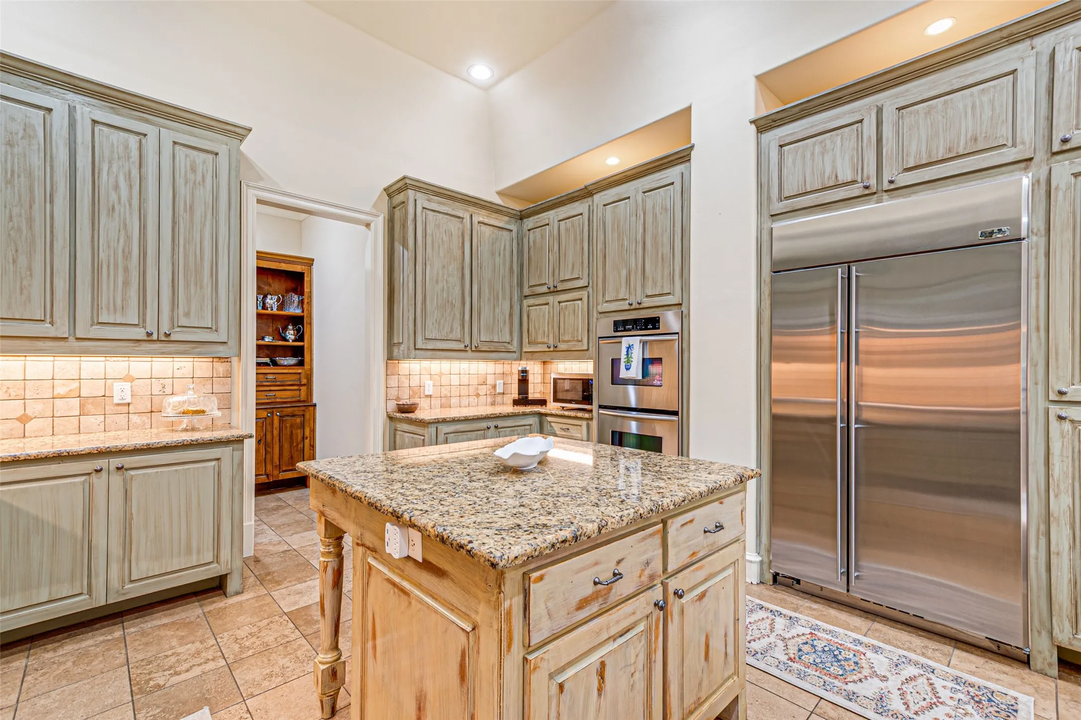 Single Family Residence For Sale in Tarrant County , 1213 Virginia Place, Fort Worth, Texas 76107, 3 Bedroom, 4 Bathroom, 2 Garage spaces, 3,804 Sqft, built in 2006, mls#21405711, Real Estate Agent in Fort Worth, Homes For Sale in Tarrant county, Homes For Sale in Fort Worth, Realtor in Fort Worth Texas, Real Estate Brokerage Independent Realty Texas, Luminita Cordes Realtor