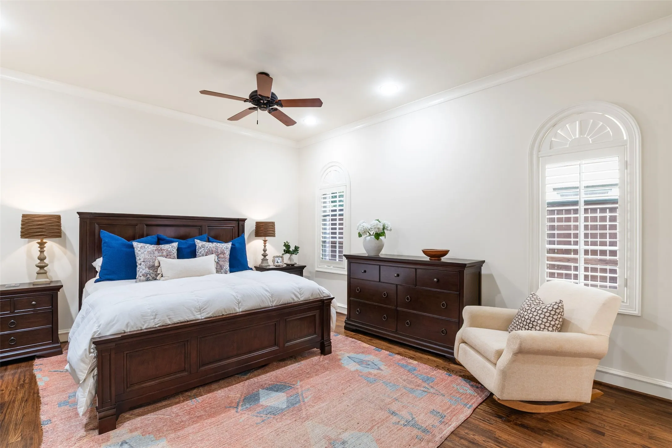 Single Family Residence For Sale in Tarrant County , 1213 Virginia Place, Fort Worth, Texas 76107, 3 Bedroom, 4 Bathroom, 2 Garage spaces, 3,804 Sqft, built in 2006, mls#21405711, Real Estate Agent in Fort Worth, Homes For Sale in Tarrant county, Homes For Sale in Fort Worth, Realtor in Fort Worth Texas, Real Estate Brokerage Independent Realty Texas, Luminita Cordes Realtor
