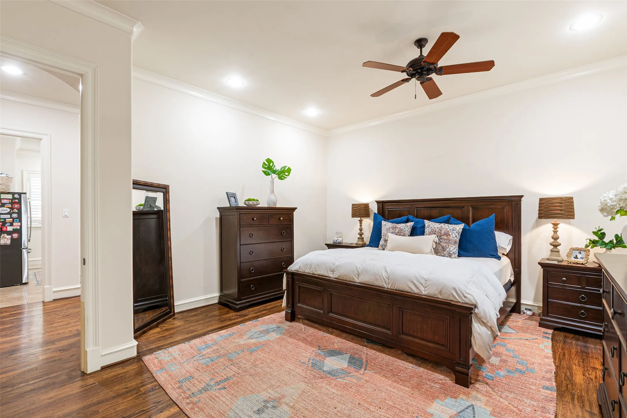 Single Family Residence For Sale in Tarrant County , 1213 Virginia Place, Fort Worth, Texas 76107, 3 Bedroom, 4 Bathroom, 2 Garage spaces, 3,804 Sqft, built in 2006, mls#21405711, Real Estate Agent in Fort Worth, Homes For Sale in Tarrant county, Homes For Sale in Fort Worth, Realtor in Fort Worth Texas, Real Estate Brokerage Independent Realty Texas, Luminita Cordes Realtor
