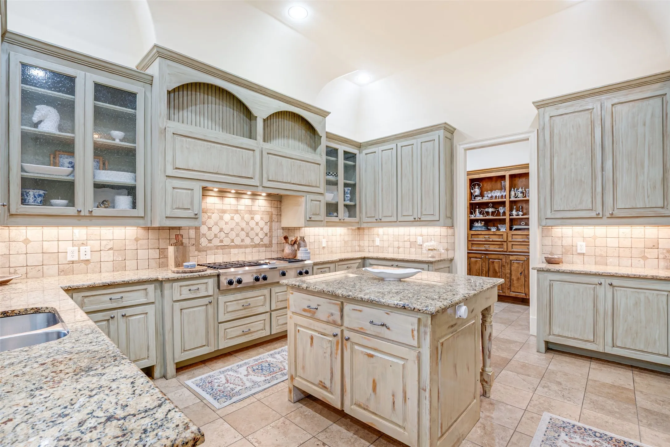 Single Family Residence For Sale in Tarrant County , 1213 Virginia Place, Fort Worth, Texas 76107, 3 Bedroom, 4 Bathroom, 2 Garage spaces, 3,804 Sqft, built in 2006, mls#21405711, Real Estate Agent in Fort Worth, Homes For Sale in Tarrant county, Homes For Sale in Fort Worth, Realtor in Fort Worth Texas, Real Estate Brokerage Independent Realty Texas, Luminita Cordes Realtor