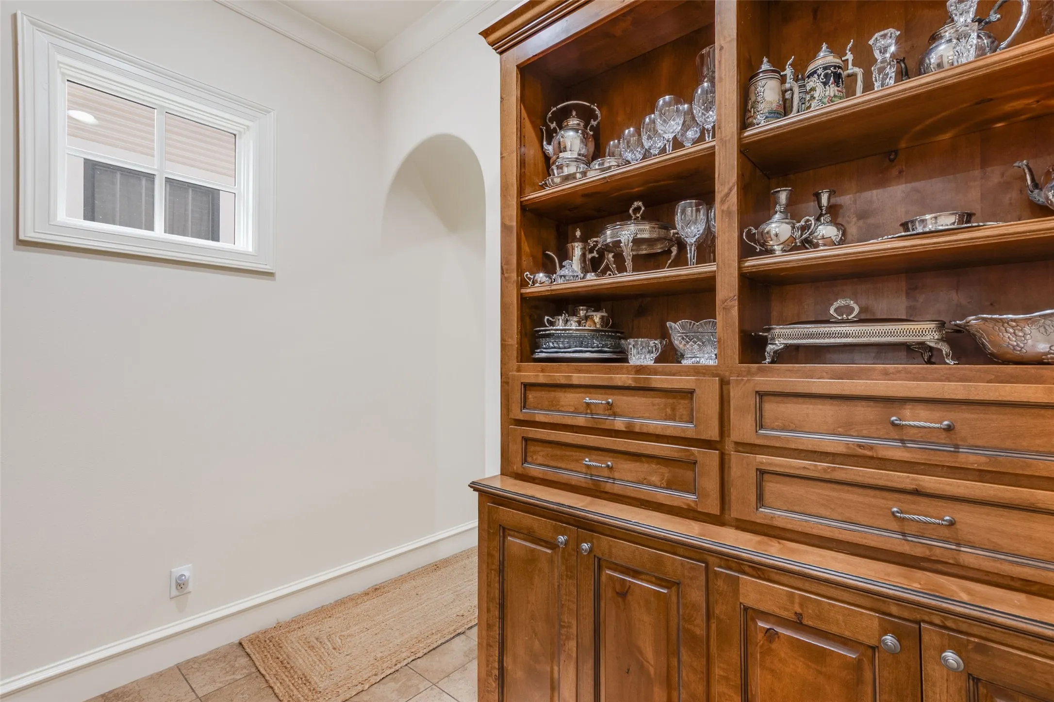 Single Family Residence For Sale in Tarrant County , 1213 Virginia Place, Fort Worth, Texas 76107, 3 Bedroom, 4 Bathroom, 2 Garage spaces, 3,804 Sqft, built in 2006, mls#21405711, Real Estate Agent in Fort Worth, Homes For Sale in Tarrant county, Homes For Sale in Fort Worth, Realtor in Fort Worth Texas, Real Estate Brokerage Independent Realty Texas, Luminita Cordes Realtor