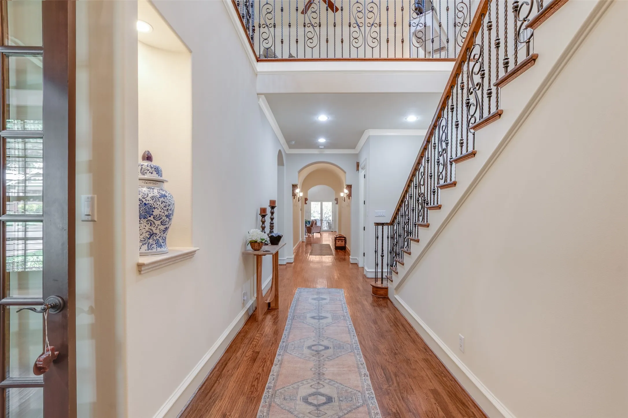 Single Family Residence For Sale in Tarrant County , 1213 Virginia Place, Fort Worth, Texas 76107, 3 Bedroom, 4 Bathroom, 2 Garage spaces, 3,804 Sqft, built in 2006, mls#21405711, Real Estate Agent in Fort Worth, Homes For Sale in Tarrant county, Homes For Sale in Fort Worth, Realtor in Fort Worth Texas, Real Estate Brokerage Independent Realty Texas, Luminita Cordes Realtor