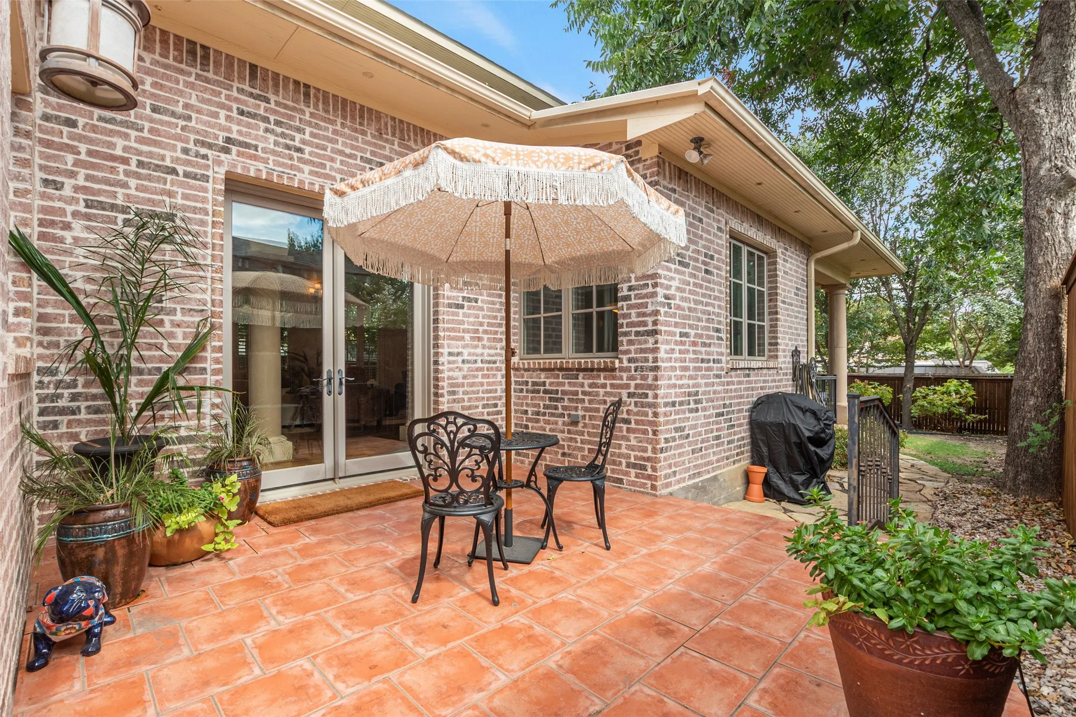 Single Family Residence For Sale in Tarrant County , 1213 Virginia Place, Fort Worth, Texas 76107, 3 Bedroom, 4 Bathroom, 2 Garage spaces, 3,804 Sqft, built in 2006, mls#21405711, Real Estate Agent in Fort Worth, Homes For Sale in Tarrant county, Homes For Sale in Fort Worth, Realtor in Fort Worth Texas, Real Estate Brokerage Independent Realty Texas, Luminita Cordes Realtor