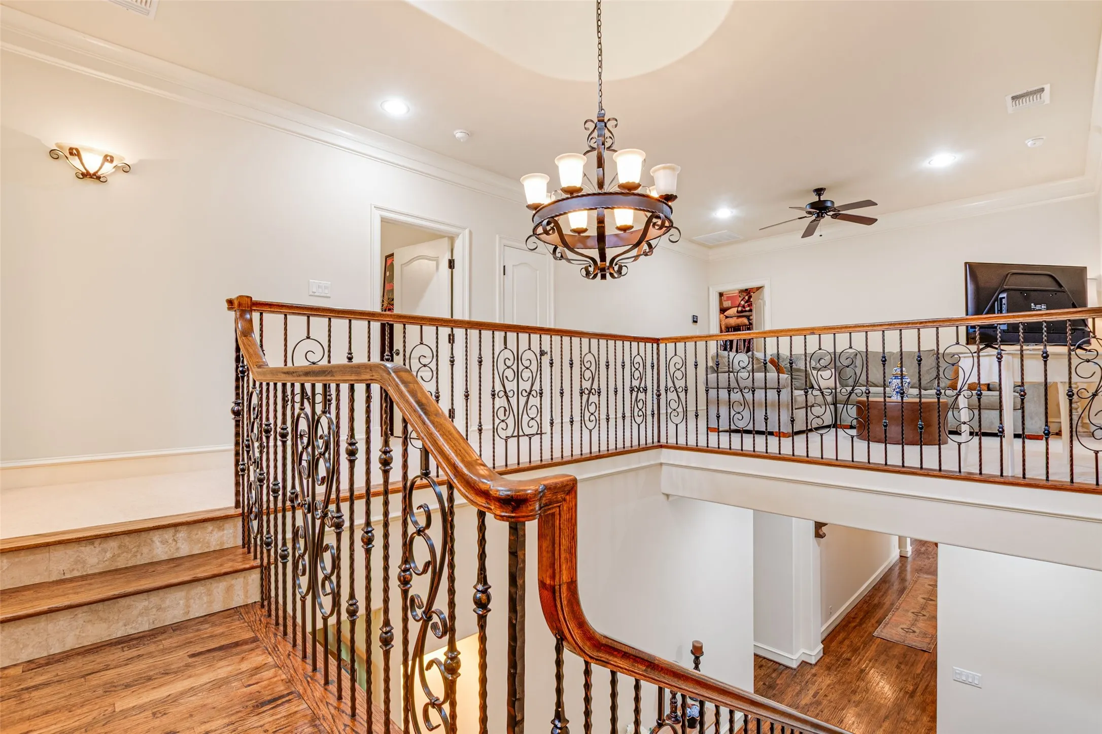 Single Family Residence For Sale in Tarrant County , 1213 Virginia Place, Fort Worth, Texas 76107, 3 Bedroom, 4 Bathroom, 2 Garage spaces, 3,804 Sqft, built in 2006, mls#21405711, Real Estate Agent in Fort Worth, Homes For Sale in Tarrant county, Homes For Sale in Fort Worth, Realtor in Fort Worth Texas, Real Estate Brokerage Independent Realty Texas, Luminita Cordes Realtor