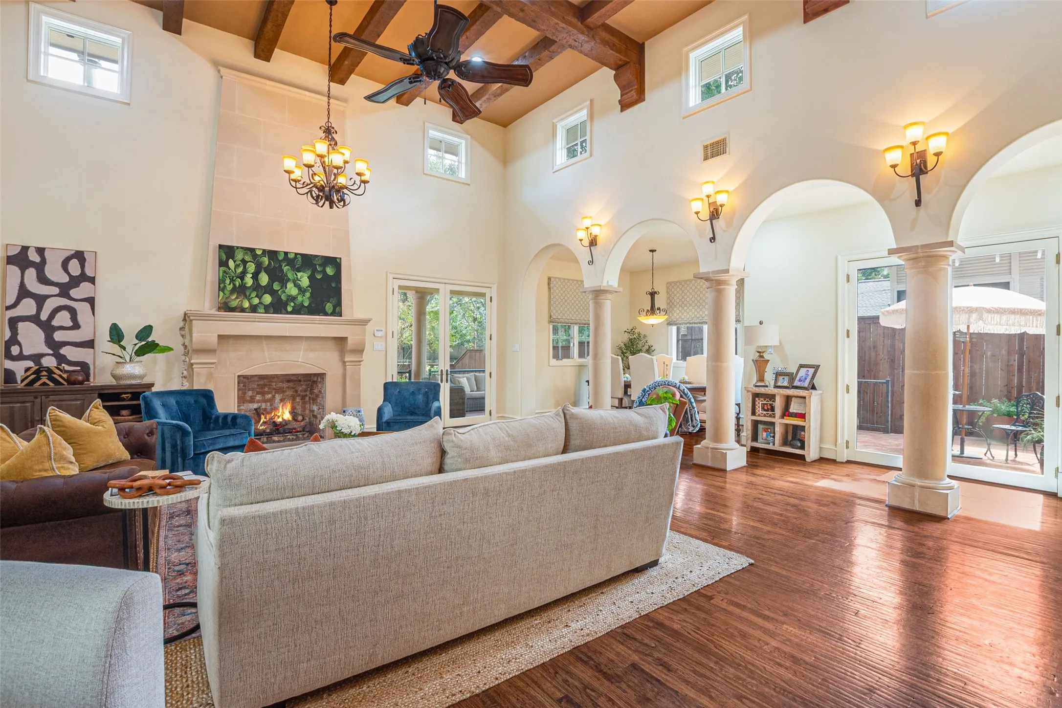Single Family Residence For Sale in Tarrant County , 1213 Virginia Place, Fort Worth, Texas 76107, 3 Bedroom, 4 Bathroom, 2 Garage spaces, 3,804 Sqft, built in 2006, mls#21405711, Real Estate Agent in Fort Worth, Homes For Sale in Tarrant county, Homes For Sale in Fort Worth, Realtor in Fort Worth Texas, Real Estate Brokerage Independent Realty Texas, Luminita Cordes Realtor