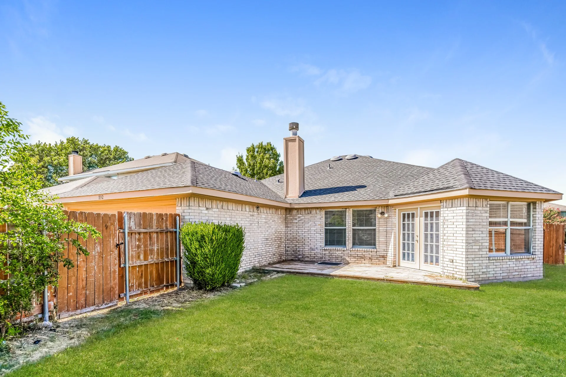 Single Family Residence For Rent in Dallas County , 1132 Beechwood Lane, Cedar Hill, Texas 75104, 3 Bedroom, 2 Bathroom, 2 Garage spaces, 2,076 Sqft, built in 1999, mls#21409695, Real Estate Agent in Cedar Hill, Homes For Rent in Dallas county, Homes For Rent in Cedar Hill, Realtor in Cedar Hill Texas, Real Estate Brokerage Independent Realty Texas, Luminita Cordes Realtor
