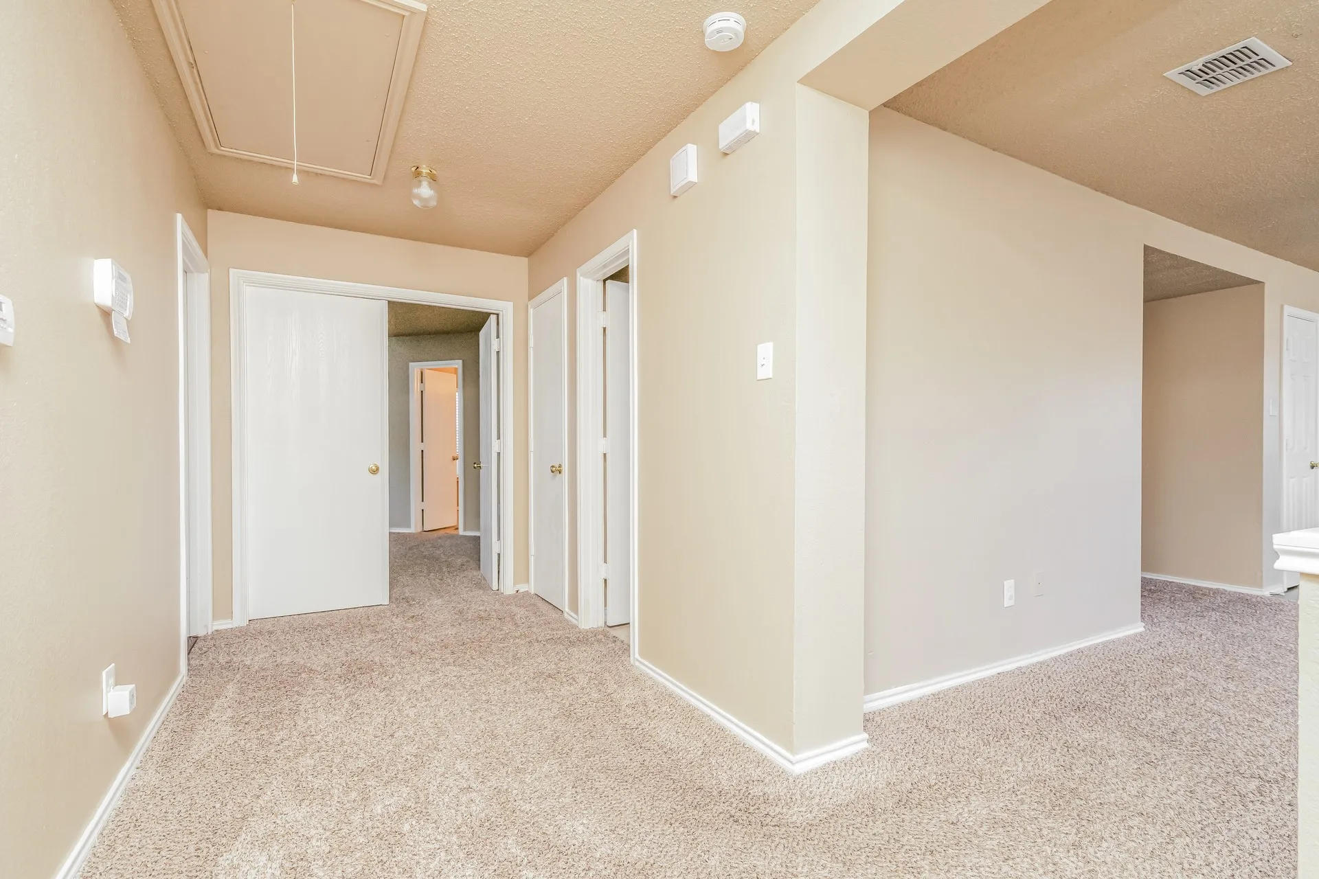Single Family Residence For Rent in Dallas County , 1132 Beechwood Lane, Cedar Hill, Texas 75104, 3 Bedroom, 2 Bathroom, 2 Garage spaces, 2,076 Sqft, built in 1999, mls#21409695, Real Estate Agent in Cedar Hill, Homes For Rent in Dallas county, Homes For Rent in Cedar Hill, Realtor in Cedar Hill Texas, Real Estate Brokerage Independent Realty Texas, Luminita Cordes Realtor