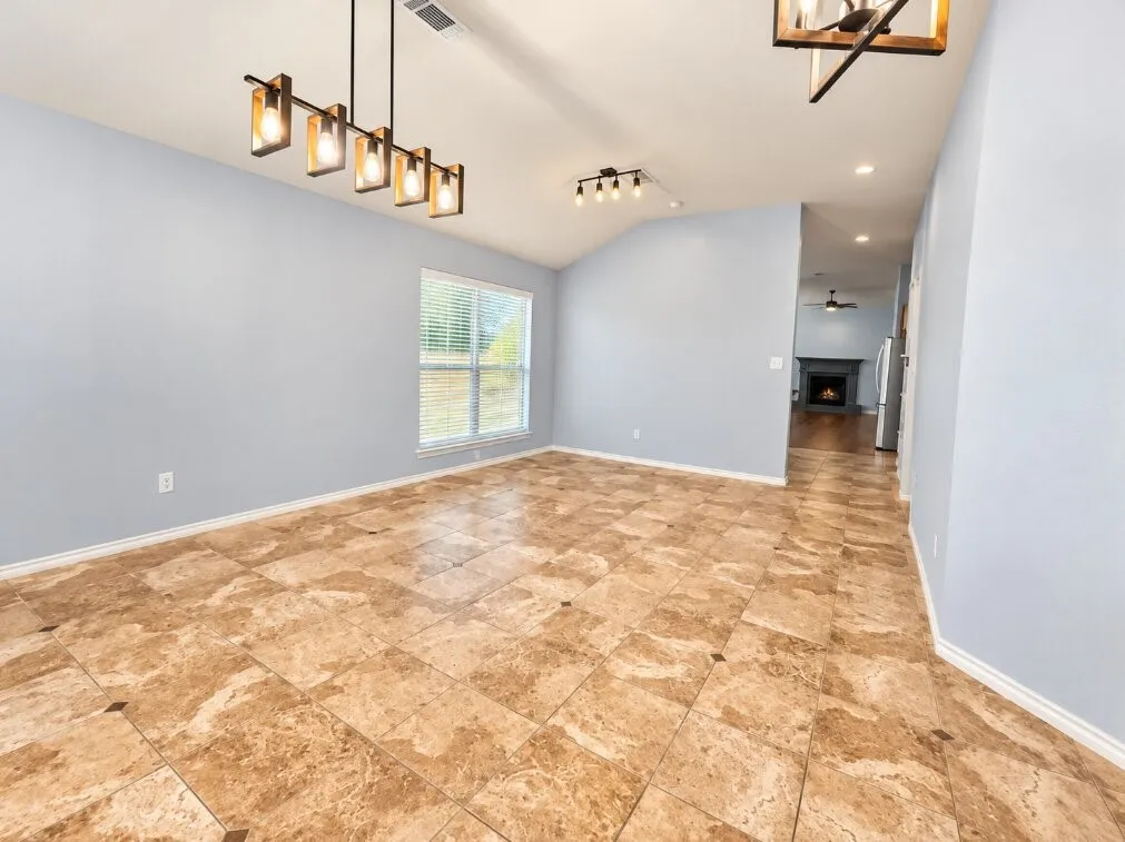 Single Family Residence For Rent in Tarrant County , 5805 Ozark Drive, Fort Worth, Texas 76131, 4 Bedroom, 2 Bathroom, 3 Garage spaces, 2,360 Sqft, built in 2003, mls#21409696, Real Estate Agent in Fort Worth, Homes For Rent in Tarrant county, Homes For Rent in Fort Worth, Realtor in Fort Worth Texas, Real Estate Brokerage Independent Realty Texas, Luminita Cordes Realtor