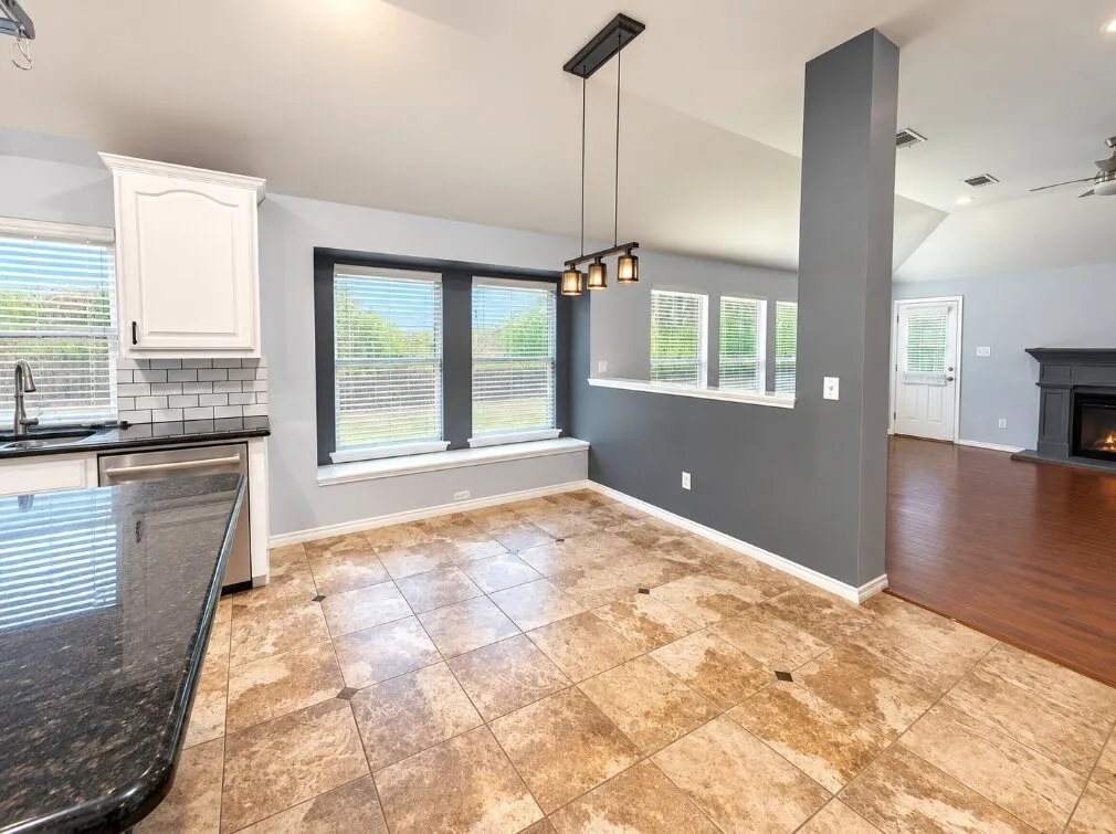 Single Family Residence For Rent in Tarrant County , 5805 Ozark Drive, Fort Worth, Texas 76131, 4 Bedroom, 2 Bathroom, 3 Garage spaces, 2,360 Sqft, built in 2003, mls#21409696, Real Estate Agent in Fort Worth, Homes For Rent in Tarrant county, Homes For Rent in Fort Worth, Realtor in Fort Worth Texas, Real Estate Brokerage Independent Realty Texas, Luminita Cordes Realtor