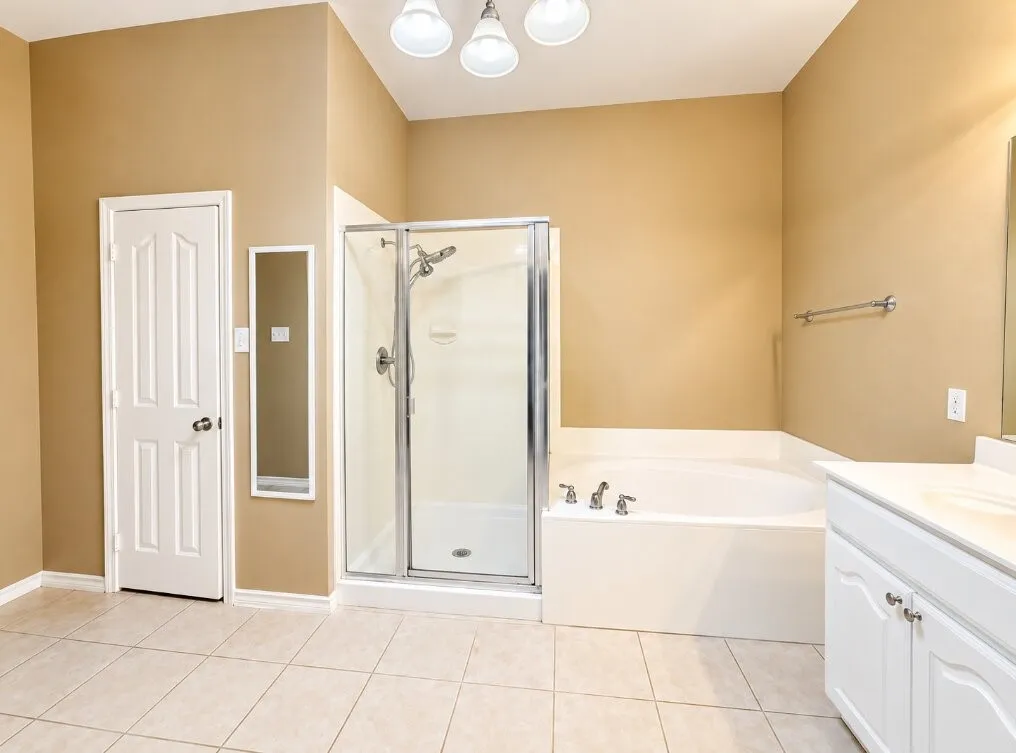 Single Family Residence For Rent in Tarrant County , 5805 Ozark Drive, Fort Worth, Texas 76131, 4 Bedroom, 2 Bathroom, 3 Garage spaces, 2,360 Sqft, built in 2003, mls#21409696, Real Estate Agent in Fort Worth, Homes For Rent in Tarrant county, Homes For Rent in Fort Worth, Realtor in Fort Worth Texas, Real Estate Brokerage Independent Realty Texas, Luminita Cordes Realtor