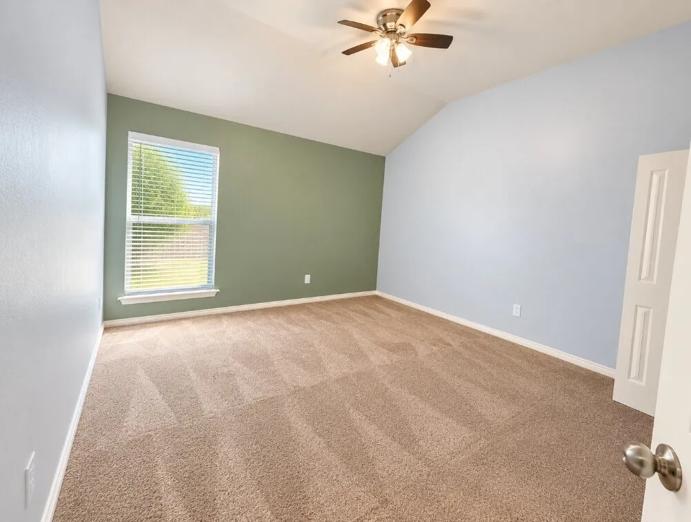 Single Family Residence For Rent in Tarrant County , 5805 Ozark Drive, Fort Worth, Texas 76131, 4 Bedroom, 2 Bathroom, 3 Garage spaces, 2,360 Sqft, built in 2003, mls#21409696, Real Estate Agent in Fort Worth, Homes For Rent in Tarrant county, Homes For Rent in Fort Worth, Realtor in Fort Worth Texas, Real Estate Brokerage Independent Realty Texas, Luminita Cordes Realtor