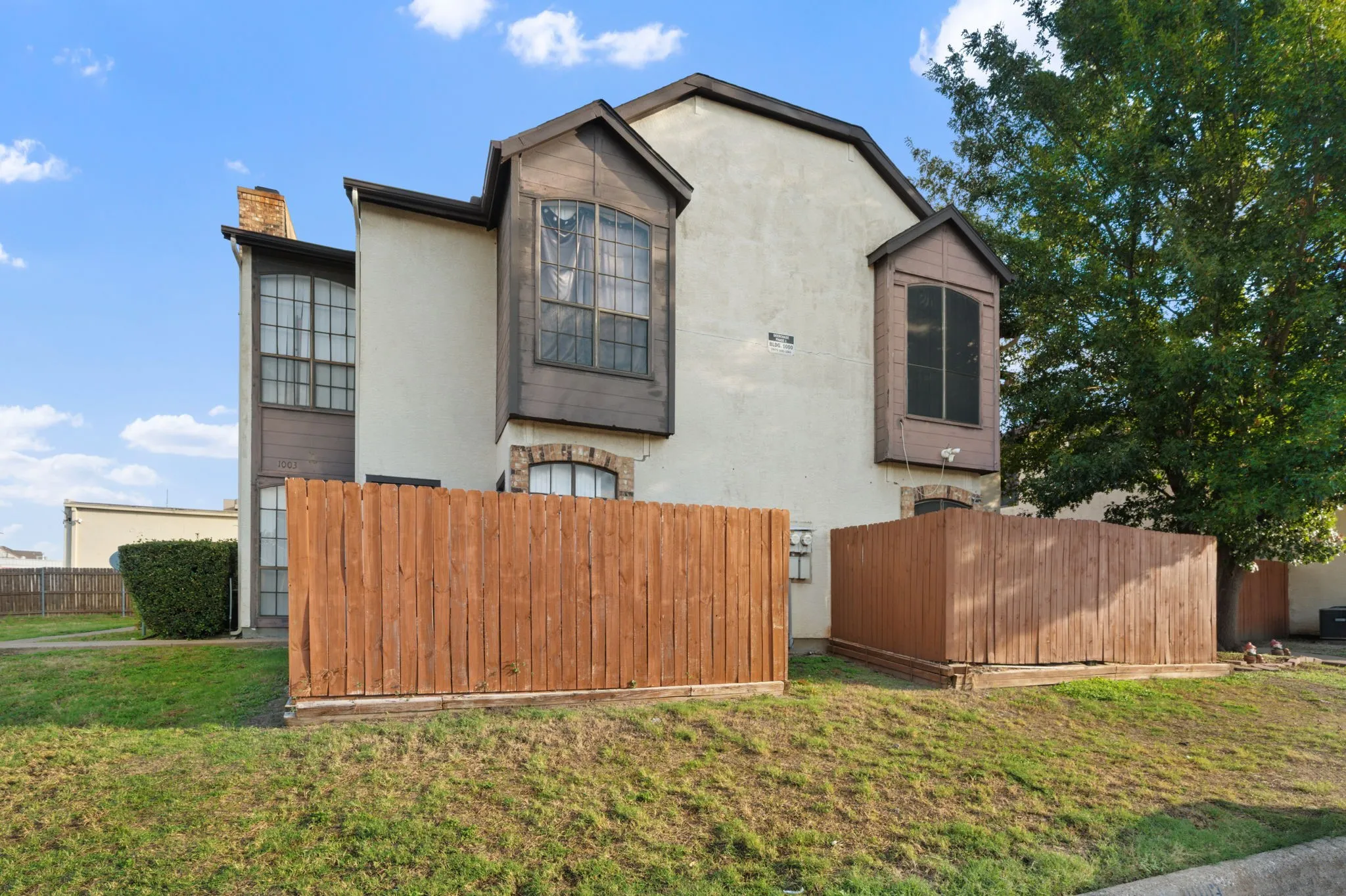 Condominium For Sale in Dallas County , 611 Oriole Boulevard 1001, Duncanville, Texas 75116, 2 Bedroom, 3 Bathroom, Garage spaces, 1,088 Sqft, built in 1984, mls#21408727, Real Estate Agent in Duncanville, Homes For Sale in Dallas county, Homes For Sale in Duncanville, Realtor in Duncanville Texas, Real Estate Brokerage Independent Realty Texas, Luminita Cordes Realtor