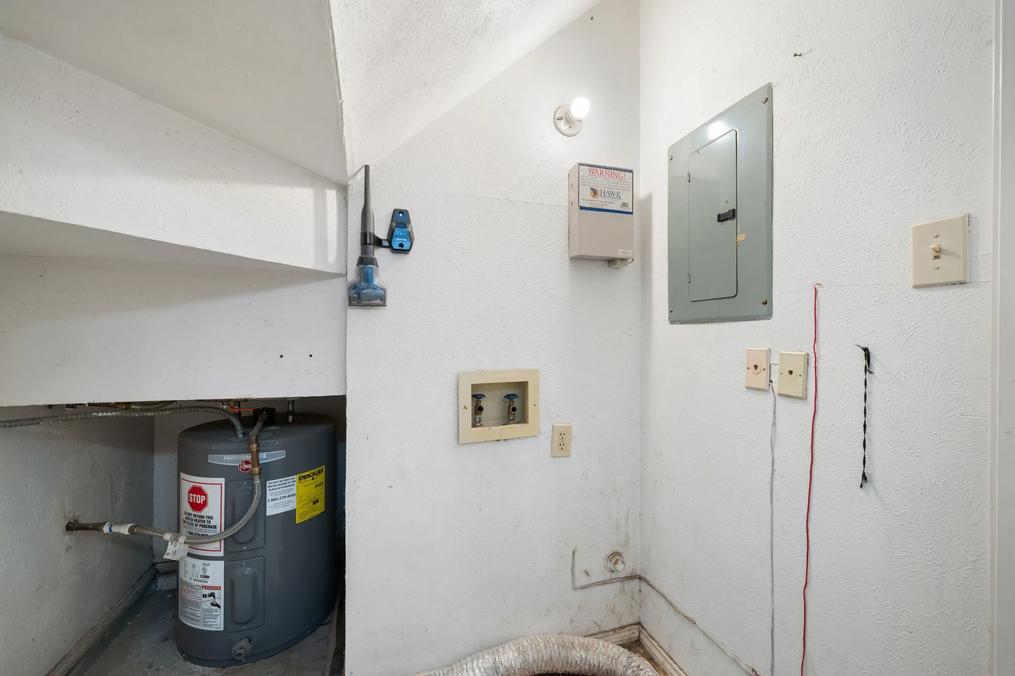 Condominium For Sale in Dallas County , 611 Oriole Boulevard 1001, Duncanville, Texas 75116, 2 Bedroom, 3 Bathroom, Garage spaces, 1,088 Sqft, built in 1984, mls#21408727, Real Estate Agent in Duncanville, Homes For Sale in Dallas county, Homes For Sale in Duncanville, Realtor in Duncanville Texas, Real Estate Brokerage Independent Realty Texas, Luminita Cordes Realtor