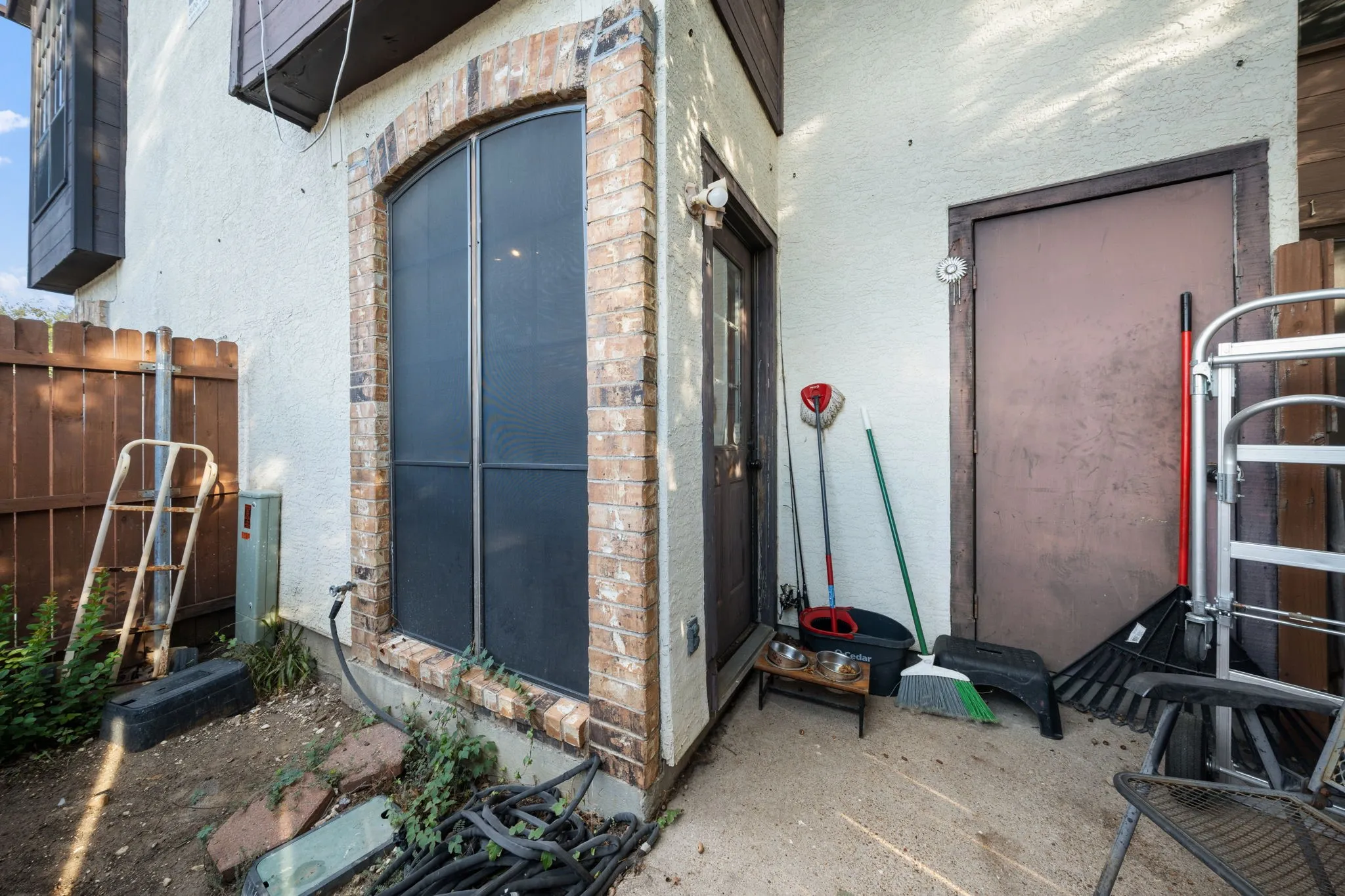 Condominium For Sale in Dallas County , 611 Oriole Boulevard 1001, Duncanville, Texas 75116, 2 Bedroom, 3 Bathroom, Garage spaces, 1,088 Sqft, built in 1984, mls#21408727, Real Estate Agent in Duncanville, Homes For Sale in Dallas county, Homes For Sale in Duncanville, Realtor in Duncanville Texas, Real Estate Brokerage Independent Realty Texas, Luminita Cordes Realtor