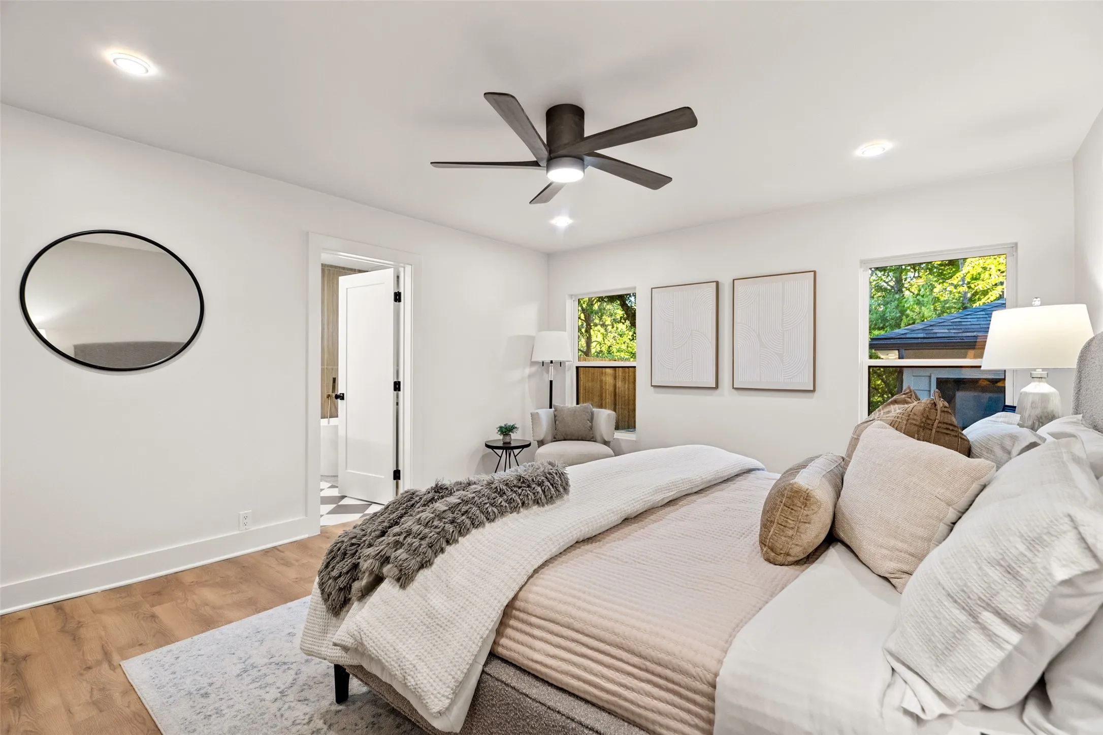 Single Family Residence For Sale in Dallas County , 1439 Junior Drive, Dallas, Texas 75208, 4 Bedroom, 4 Bathroom, 2 Garage spaces, 2,645 Sqft, built in 1947, mls#21408497, Real Estate Agent in Dallas, Homes For Sale in Dallas county, Homes For Sale in Dallas, Realtor in Dallas Texas, Real Estate Brokerage Independent Realty Texas, Luminita Cordes Realtor