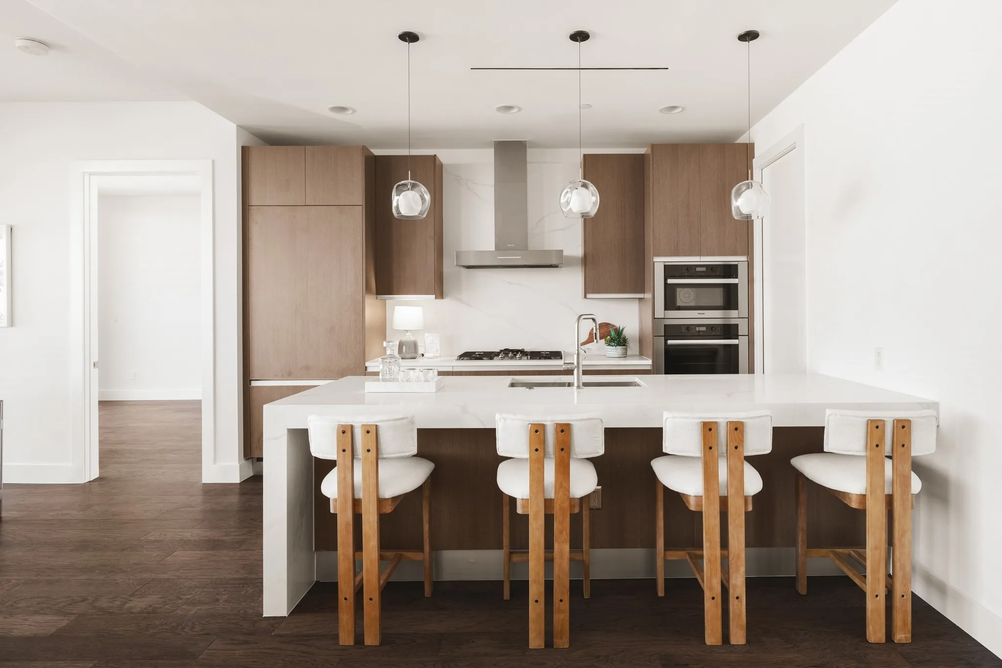 Condominium For Sale in Dallas County , 3130 N Harwood Street 1805, Dallas, Texas 75201, 2 Bedroom, 3 Bathroom, Garage spaces, 1,527 Sqft, built in 2015, mls#21397936, Real Estate Agent in Dallas, Homes For Sale in Dallas county, Homes For Sale in Dallas, Realtor in Dallas Texas, Real Estate Brokerage Independent Realty Texas, Luminita Cordes Realtor