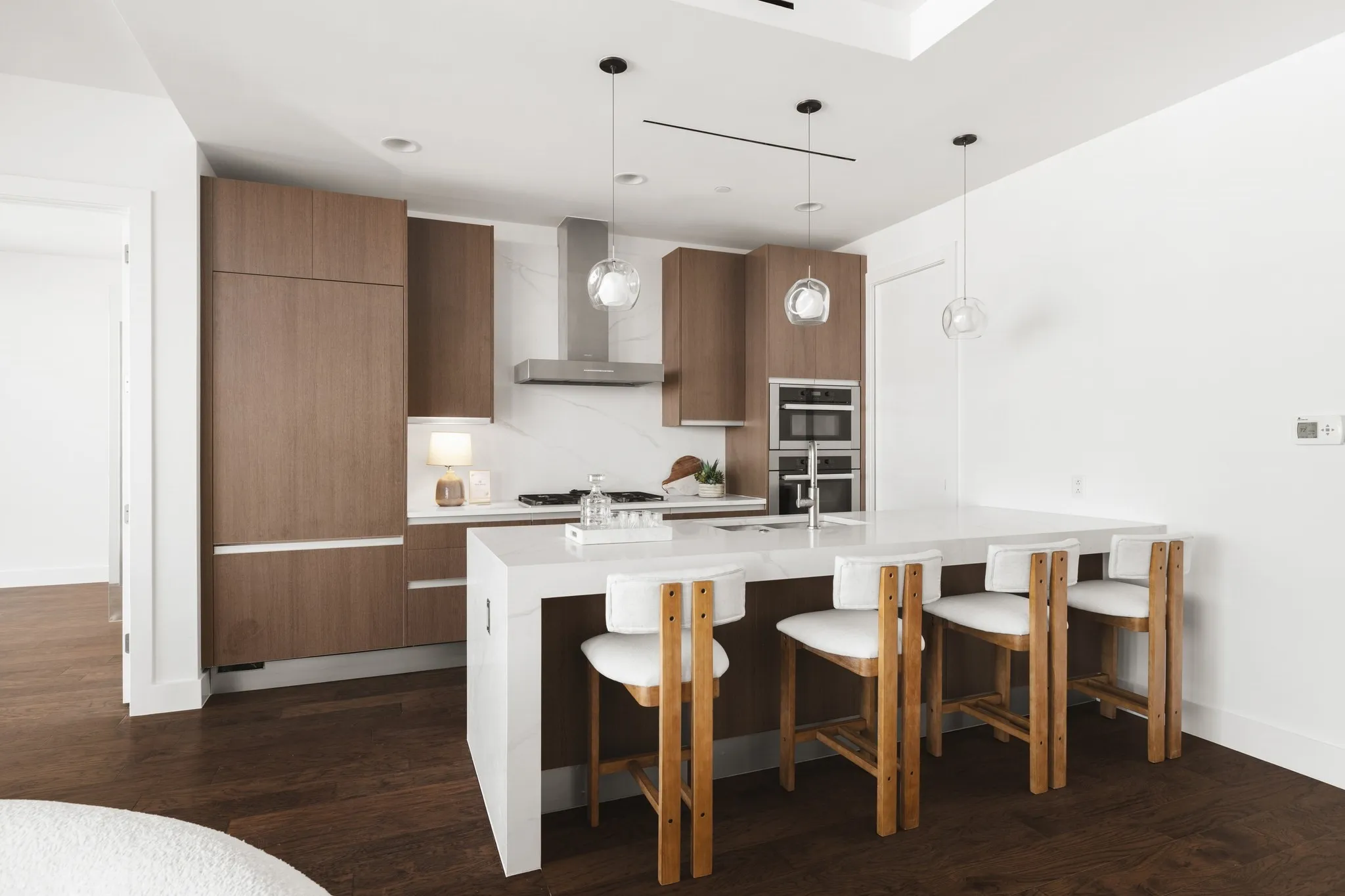 Condominium For Sale in Dallas County , 3130 N Harwood Street 1805, Dallas, Texas 75201, 2 Bedroom, 3 Bathroom, Garage spaces, 1,527 Sqft, built in 2015, mls#21397936, Real Estate Agent in Dallas, Homes For Sale in Dallas county, Homes For Sale in Dallas, Realtor in Dallas Texas, Real Estate Brokerage Independent Realty Texas, Luminita Cordes Realtor