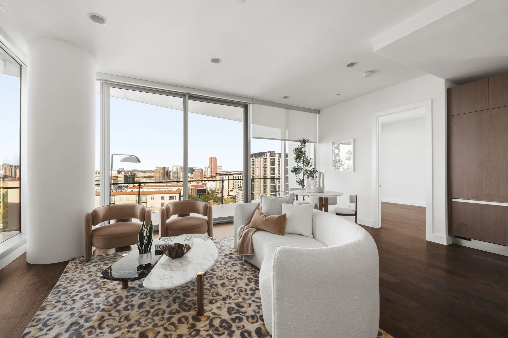 Condominium For Sale in Dallas County , 3130 N Harwood Street 1805, Dallas, Texas 75201, 2 Bedroom, 3 Bathroom, Garage spaces, 1,527 Sqft, built in 2015, mls#21397936, Real Estate Agent in Dallas, Homes For Sale in Dallas county, Homes For Sale in Dallas, Realtor in Dallas Texas, Real Estate Brokerage Independent Realty Texas, Luminita Cordes Realtor