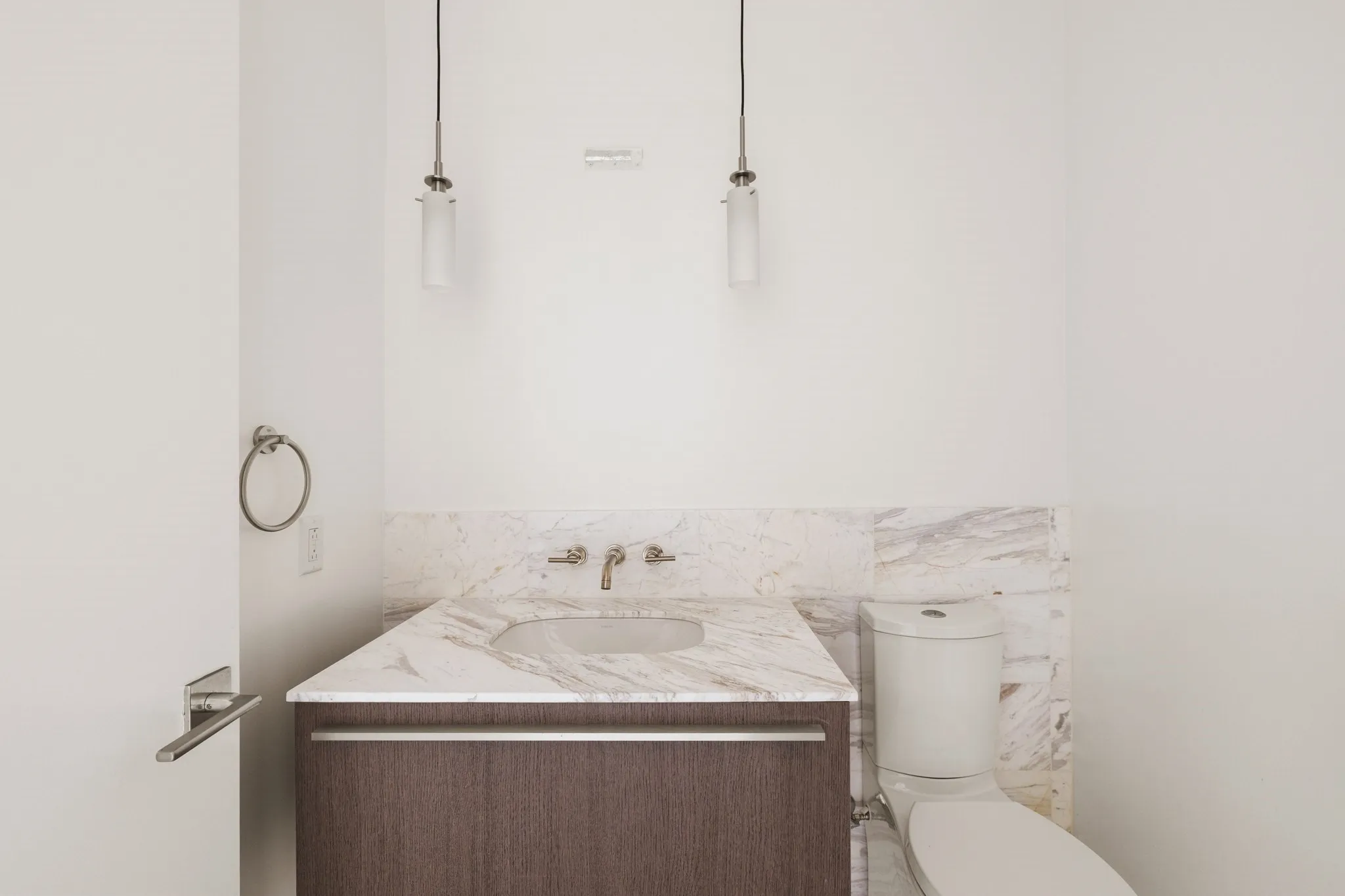 Condominium For Sale in Dallas County , 3130 N Harwood Street 1805, Dallas, Texas 75201, 2 Bedroom, 3 Bathroom, Garage spaces, 1,527 Sqft, built in 2015, mls#21397936, Real Estate Agent in Dallas, Homes For Sale in Dallas county, Homes For Sale in Dallas, Realtor in Dallas Texas, Real Estate Brokerage Independent Realty Texas, Luminita Cordes Realtor