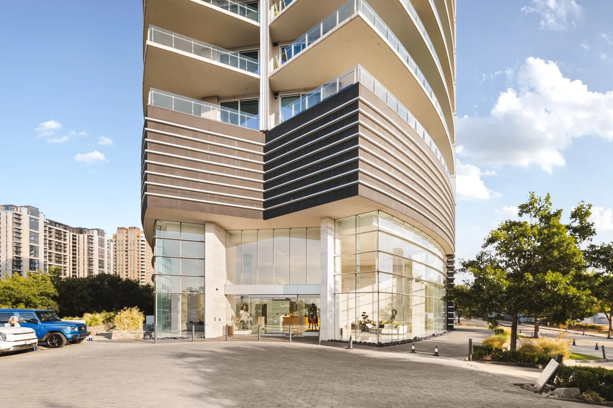 Condominium For Sale in Dallas County , 3130 N Harwood Street 1805, Dallas, Texas 75201, 2 Bedroom, 3 Bathroom, Garage spaces, 1,527 Sqft, built in 2015, mls#21397936, Real Estate Agent in Dallas, Homes For Sale in Dallas county, Homes For Sale in Dallas, Realtor in Dallas Texas, Real Estate Brokerage Independent Realty Texas, Luminita Cordes Realtor