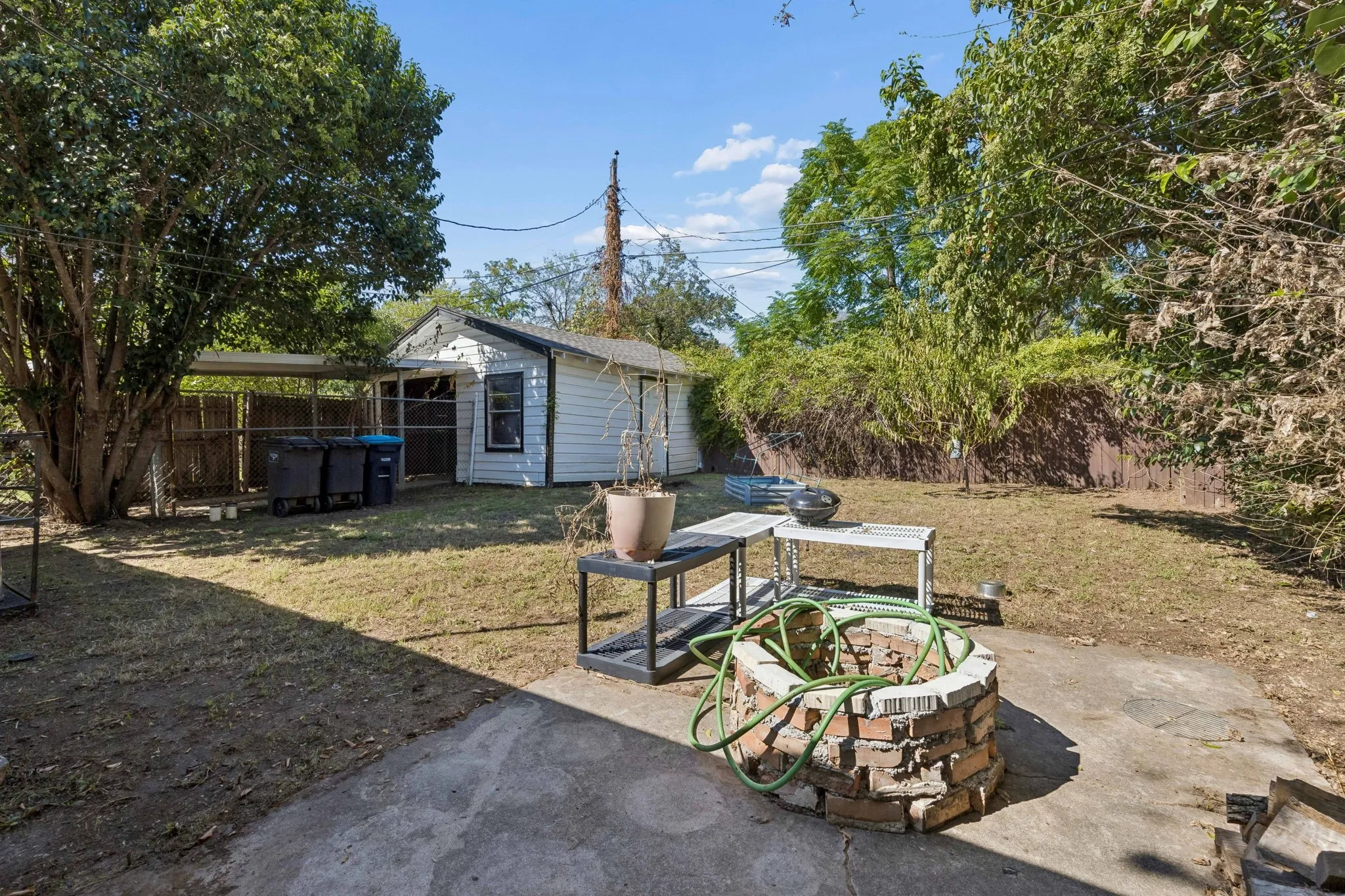 Single Family Residence For Sale in Tarrant County , 1217 Verbena Street, Fort Worth, Texas 76104, 3 Bedroom, 2 Bathroom, 1 Garage spaces, 1,260 Sqft, built in 1928, mls#21409423, Real Estate Agent in Fort Worth, Homes For Sale in Tarrant county, Homes For Sale in Fort Worth, Realtor in Fort Worth Texas, Real Estate Brokerage Independent Realty Texas, Luminita Cordes Realtor
