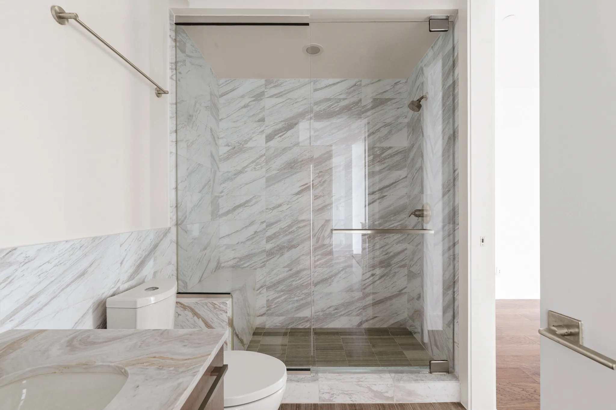 Condominium For Sale in Dallas County , 3130 N Harwood Street 1507, Dallas, Texas 75201, 2 Bedroom, 2 Bathroom, 1 Garage spaces, 1,373 Sqft, built in 2015, mls#21397759, Real Estate Agent in Dallas, Homes For Sale in Dallas county, Homes For Sale in Dallas, Realtor in Dallas Texas, Real Estate Brokerage Independent Realty Texas, Luminita Cordes Realtor