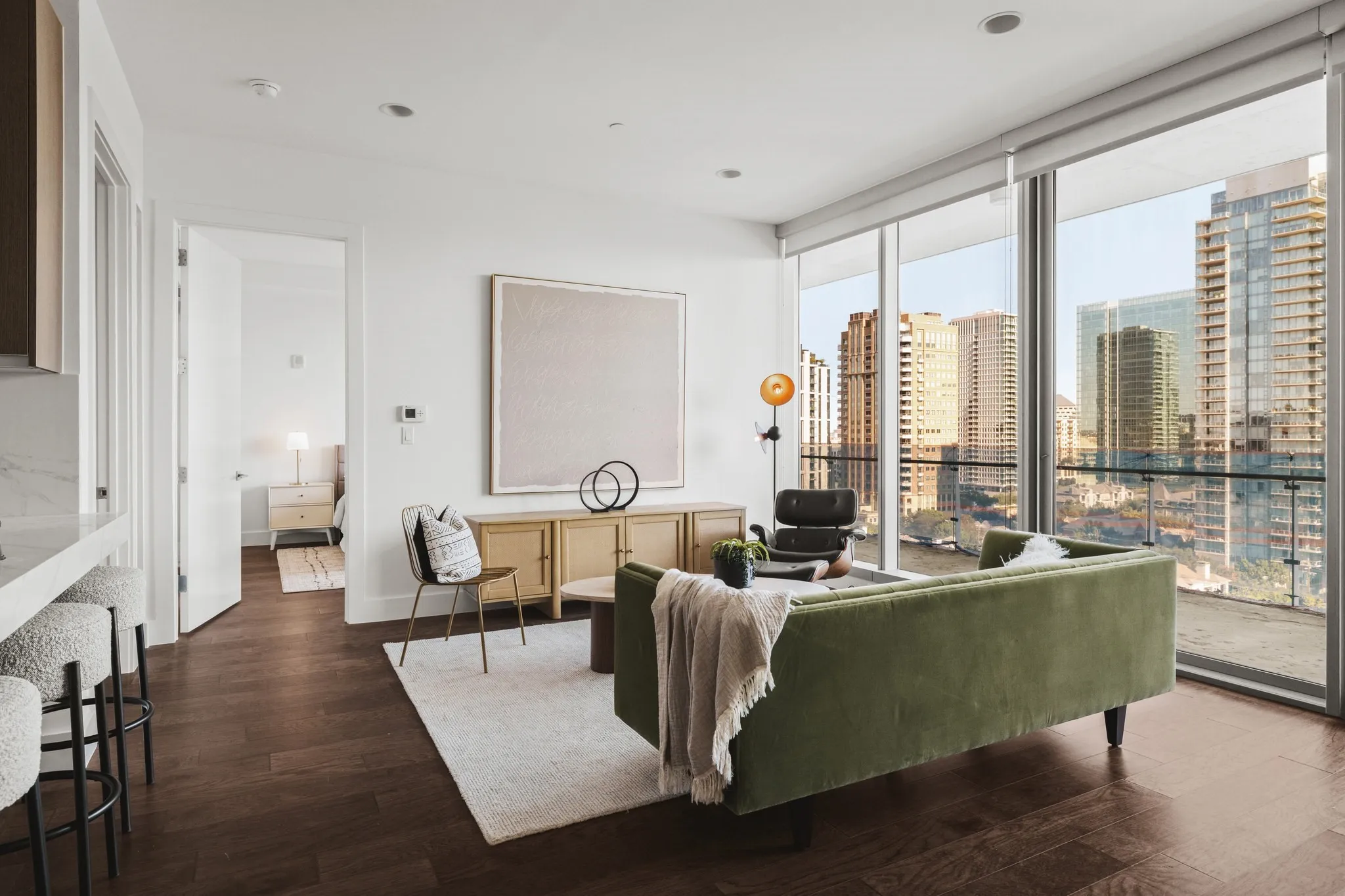 Condominium For Sale in Dallas County , 3130 N Harwood Street 1507, Dallas, Texas 75201, 2 Bedroom, 2 Bathroom, 1 Garage spaces, 1,373 Sqft, built in 2015, mls#21397759, Real Estate Agent in Dallas, Homes For Sale in Dallas county, Homes For Sale in Dallas, Realtor in Dallas Texas, Real Estate Brokerage Independent Realty Texas, Luminita Cordes Realtor