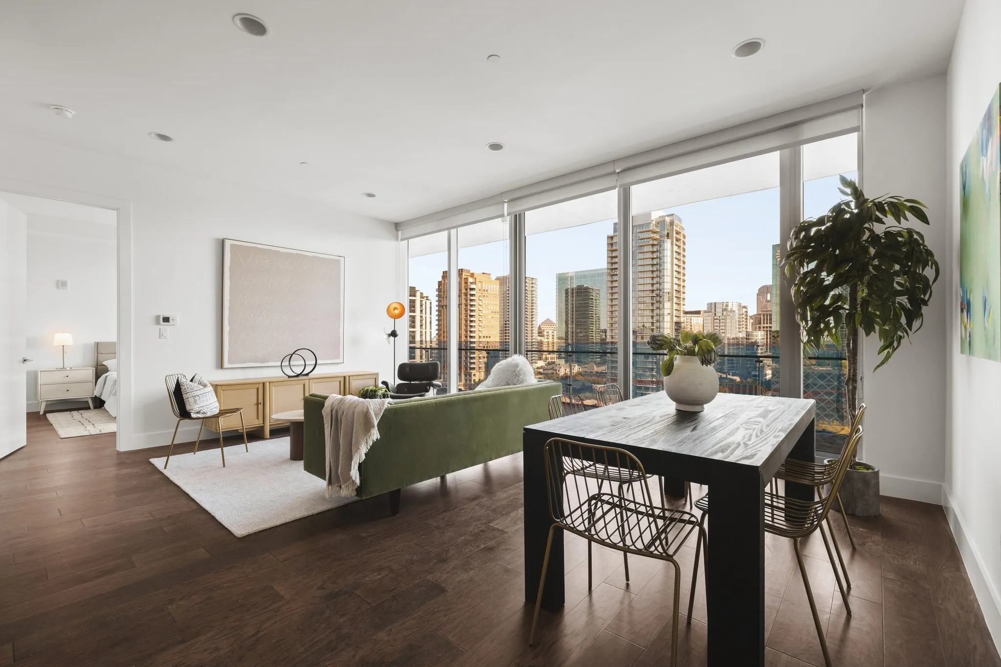 Condominium For Sale in Dallas County , 3130 N Harwood Street 1507, Dallas, Texas 75201, 2 Bedroom, 2 Bathroom, 1 Garage spaces, 1,373 Sqft, built in 2015, mls#21397759, Real Estate Agent in Dallas, Homes For Sale in Dallas county, Homes For Sale in Dallas, Realtor in Dallas Texas, Real Estate Brokerage Independent Realty Texas, Luminita Cordes Realtor