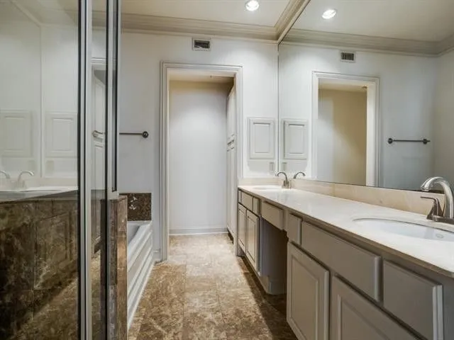 Condominium For Rent in Dallas County , 2885 Woodside Street 203, Dallas, Texas 75204, 2 Bedroom, 2 Bathroom, 2 Garage spaces, 1,690 Sqft, built in 2000, mls#21409527, Real Estate Agent in Dallas, Homes For Rent in Dallas county, Homes For Rent in Dallas, Realtor in Dallas Texas, Real Estate Brokerage Independent Realty Texas, Luminita Cordes Realtor