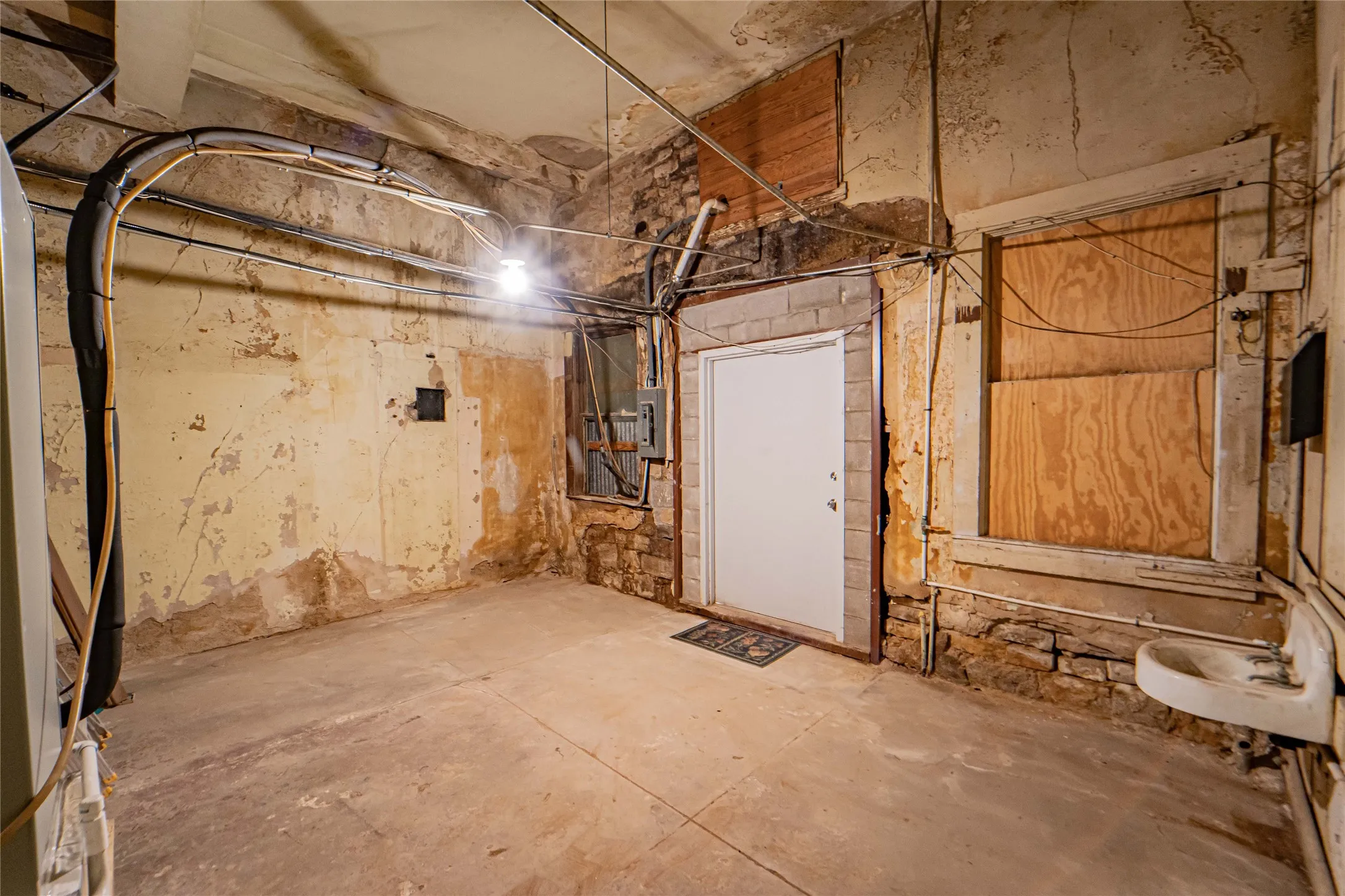 Office For Rent in Stephens County , 225 W Walker, Breckenridge, Texas 76424, 0, 0, Garage spaces, 0 Sqft, built in 0, mls#21406868, Real Estate Agent in Breckenridge, Homes For Rent in Stephens county, Homes For Rent in Breckenridge, Realtor in Breckenridge Texas, Real Estate Brokerage Independent Realty Texas, Luminita Cordes Realtor