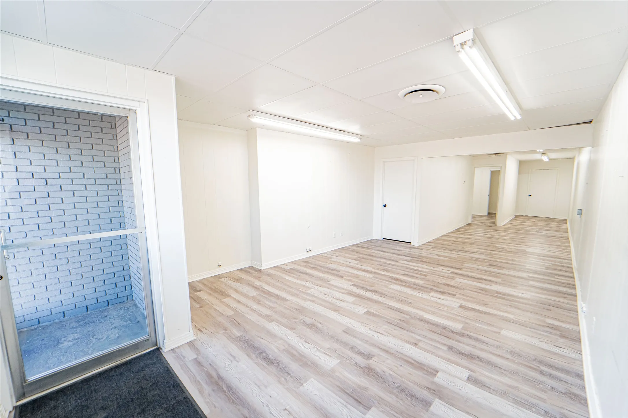 Office For Rent in Stephens County , 225 W Walker, Breckenridge, Texas 76424, 0, 0, Garage spaces, 0 Sqft, built in 0, mls#21406868, Real Estate Agent in Breckenridge, Homes For Rent in Stephens county, Homes For Rent in Breckenridge, Realtor in Breckenridge Texas, Real Estate Brokerage Independent Realty Texas, Luminita Cordes Realtor