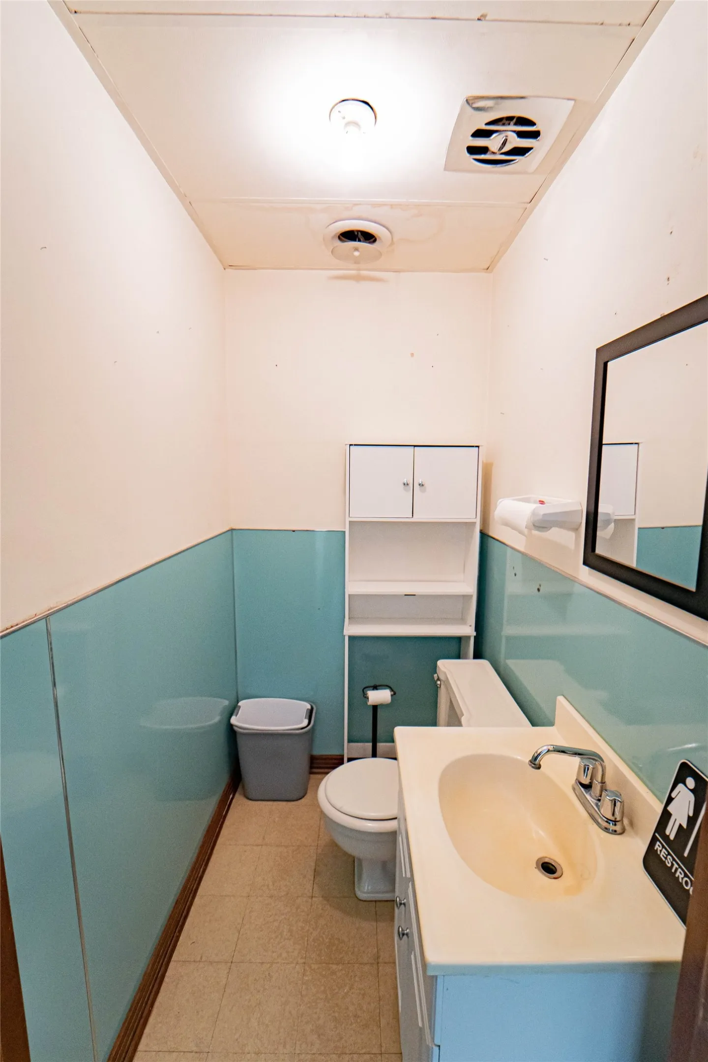 Office For Rent in Stephens County , 225 W Walker, Breckenridge, Texas 76424, 0, 0, Garage spaces, 0 Sqft, built in 0, mls#21406868, Real Estate Agent in Breckenridge, Homes For Rent in Stephens county, Homes For Rent in Breckenridge, Realtor in Breckenridge Texas, Real Estate Brokerage Independent Realty Texas, Luminita Cordes Realtor