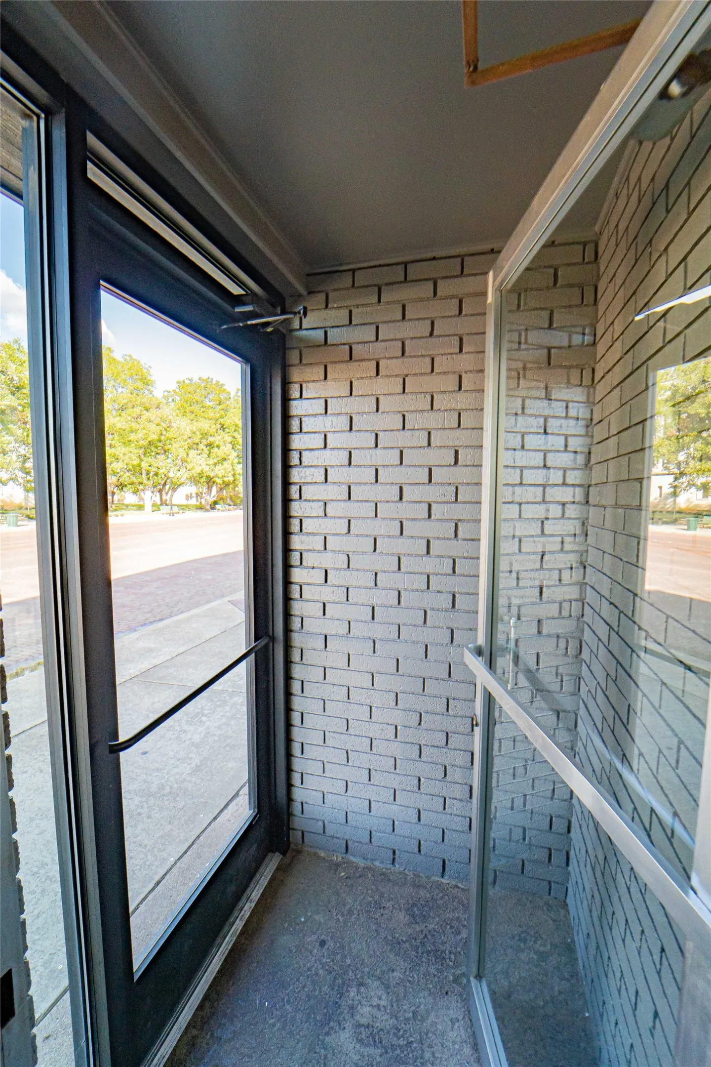 Office For Rent in Stephens County , 225 W Walker, Breckenridge, Texas 76424, 0, 0, Garage spaces, 0 Sqft, built in 0, mls#21406868, Real Estate Agent in Breckenridge, Homes For Rent in Stephens county, Homes For Rent in Breckenridge, Realtor in Breckenridge Texas, Real Estate Brokerage Independent Realty Texas, Luminita Cordes Realtor