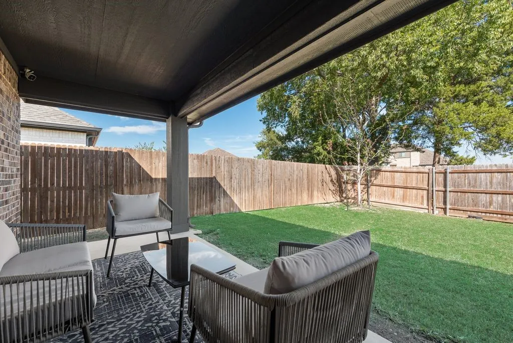 Single Family Residence For Sale in Ellis County , 317 Resting Place Road, Waxahachie, Texas 75165, 4 Bedroom, 3 Bathroom, 2 Garage spaces, 2,283 Sqft, built in 2022, mls#21409699, Real Estate Agent in Waxahachie, Homes For Sale in Ellis county, Homes For Sale in Waxahachie, Realtor in Waxahachie Texas, Real Estate Brokerage Independent Realty Texas, Luminita Cordes Realtor