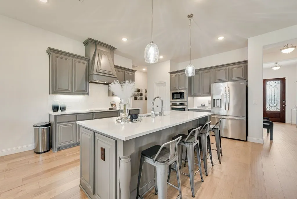 Single Family Residence For Sale in Ellis County , 317 Resting Place Road, Waxahachie, Texas 75165, 4 Bedroom, 3 Bathroom, 2 Garage spaces, 2,283 Sqft, built in 2022, mls#21409699, Real Estate Agent in Waxahachie, Homes For Sale in Ellis county, Homes For Sale in Waxahachie, Realtor in Waxahachie Texas, Real Estate Brokerage Independent Realty Texas, Luminita Cordes Realtor