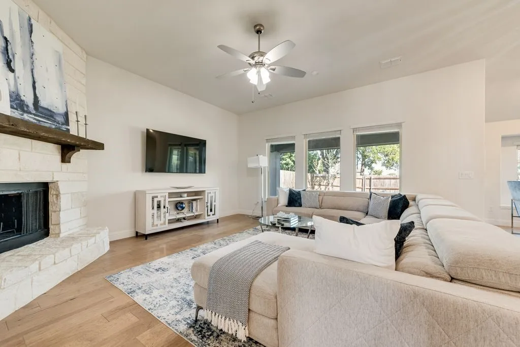 Single Family Residence For Sale in Ellis County , 317 Resting Place Road, Waxahachie, Texas 75165, 4 Bedroom, 3 Bathroom, 2 Garage spaces, 2,283 Sqft, built in 2022, mls#21409699, Real Estate Agent in Waxahachie, Homes For Sale in Ellis county, Homes For Sale in Waxahachie, Realtor in Waxahachie Texas, Real Estate Brokerage Independent Realty Texas, Luminita Cordes Realtor