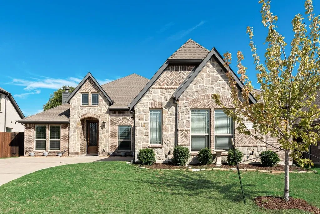 Single Family Residence For Sale in Ellis County , 317 Resting Place Road, Waxahachie, Texas 75165, 4 Bedroom, 3 Bathroom, 2 Garage spaces, 2,283 Sqft, built in 2022, mls#21409699, Real Estate Agent in Waxahachie, Homes For Sale in Ellis county, Homes For Sale in Waxahachie, Realtor in Waxahachie Texas, Real Estate Brokerage Independent Realty Texas, Luminita Cordes Realtor