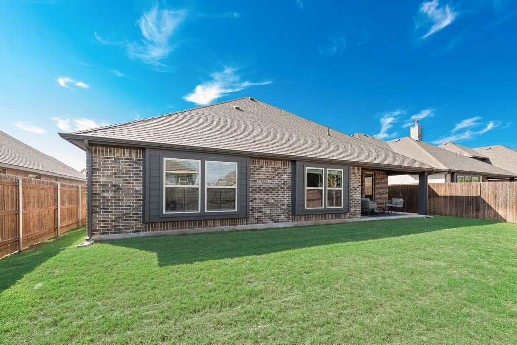 Single Family Residence For Sale in Ellis County , 317 Resting Place Road, Waxahachie, Texas 75165, 4 Bedroom, 3 Bathroom, 2 Garage spaces, 2,283 Sqft, built in 2022, mls#21409699, Real Estate Agent in Waxahachie, Homes For Sale in Ellis county, Homes For Sale in Waxahachie, Realtor in Waxahachie Texas, Real Estate Brokerage Independent Realty Texas, Luminita Cordes Realtor