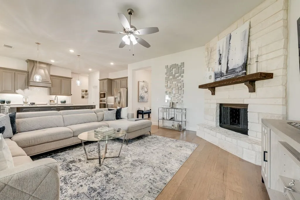 Single Family Residence For Sale in Ellis County , 317 Resting Place Road, Waxahachie, Texas 75165, 4 Bedroom, 3 Bathroom, 2 Garage spaces, 2,283 Sqft, built in 2022, mls#21409699, Real Estate Agent in Waxahachie, Homes For Sale in Ellis county, Homes For Sale in Waxahachie, Realtor in Waxahachie Texas, Real Estate Brokerage Independent Realty Texas, Luminita Cordes Realtor