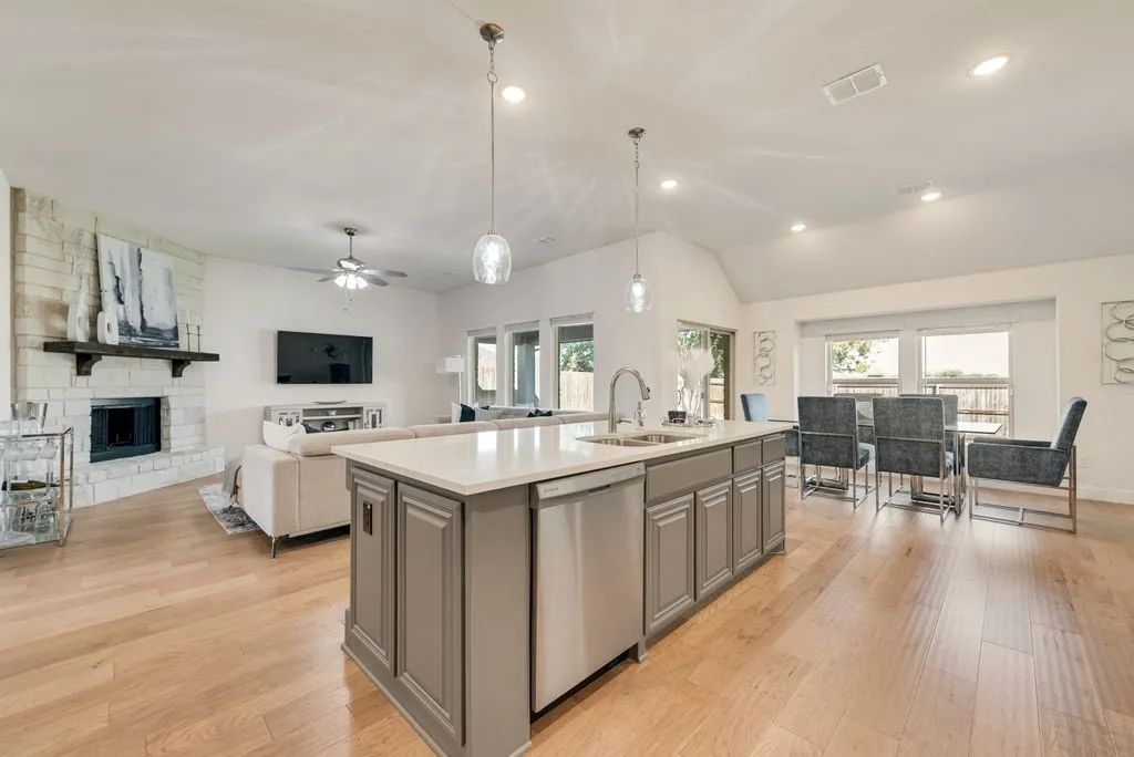 Single Family Residence For Sale in Ellis County , 317 Resting Place Road, Waxahachie, Texas 75165, 4 Bedroom, 3 Bathroom, 2 Garage spaces, 2,283 Sqft, built in 2022, mls#21409699, Real Estate Agent in Waxahachie, Homes For Sale in Ellis county, Homes For Sale in Waxahachie, Realtor in Waxahachie Texas, Real Estate Brokerage Independent Realty Texas, Luminita Cordes Realtor