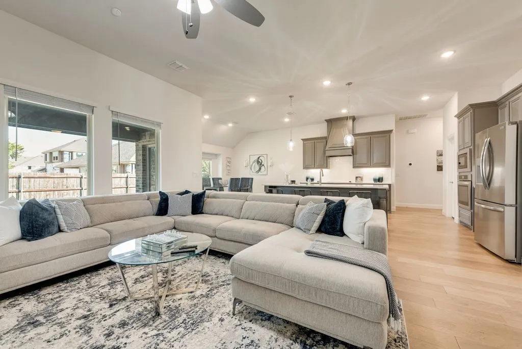 Single Family Residence For Sale in Ellis County , 317 Resting Place Road, Waxahachie, Texas 75165, 4 Bedroom, 3 Bathroom, 2 Garage spaces, 2,283 Sqft, built in 2022, mls#21409699, Real Estate Agent in Waxahachie, Homes For Sale in Ellis county, Homes For Sale in Waxahachie, Realtor in Waxahachie Texas, Real Estate Brokerage Independent Realty Texas, Luminita Cordes Realtor