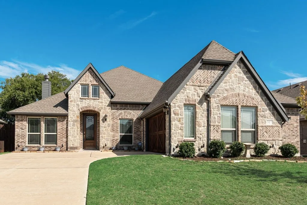 Single Family Residence For Sale in Ellis County , 317 Resting Place Road, Waxahachie, Texas 75165, 4 Bedroom, 3 Bathroom, 2 Garage spaces, 2,283 Sqft, built in 2022, mls#21409699, Real Estate Agent in Waxahachie, Homes For Sale in Ellis county, Homes For Sale in Waxahachie, Realtor in Waxahachie Texas, Real Estate Brokerage Independent Realty Texas, Luminita Cordes Realtor