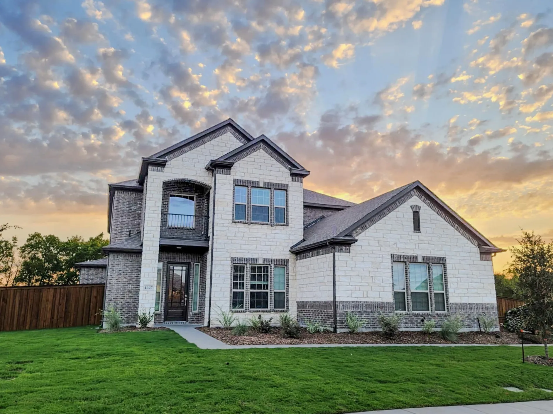 Single Family Residence For Rent